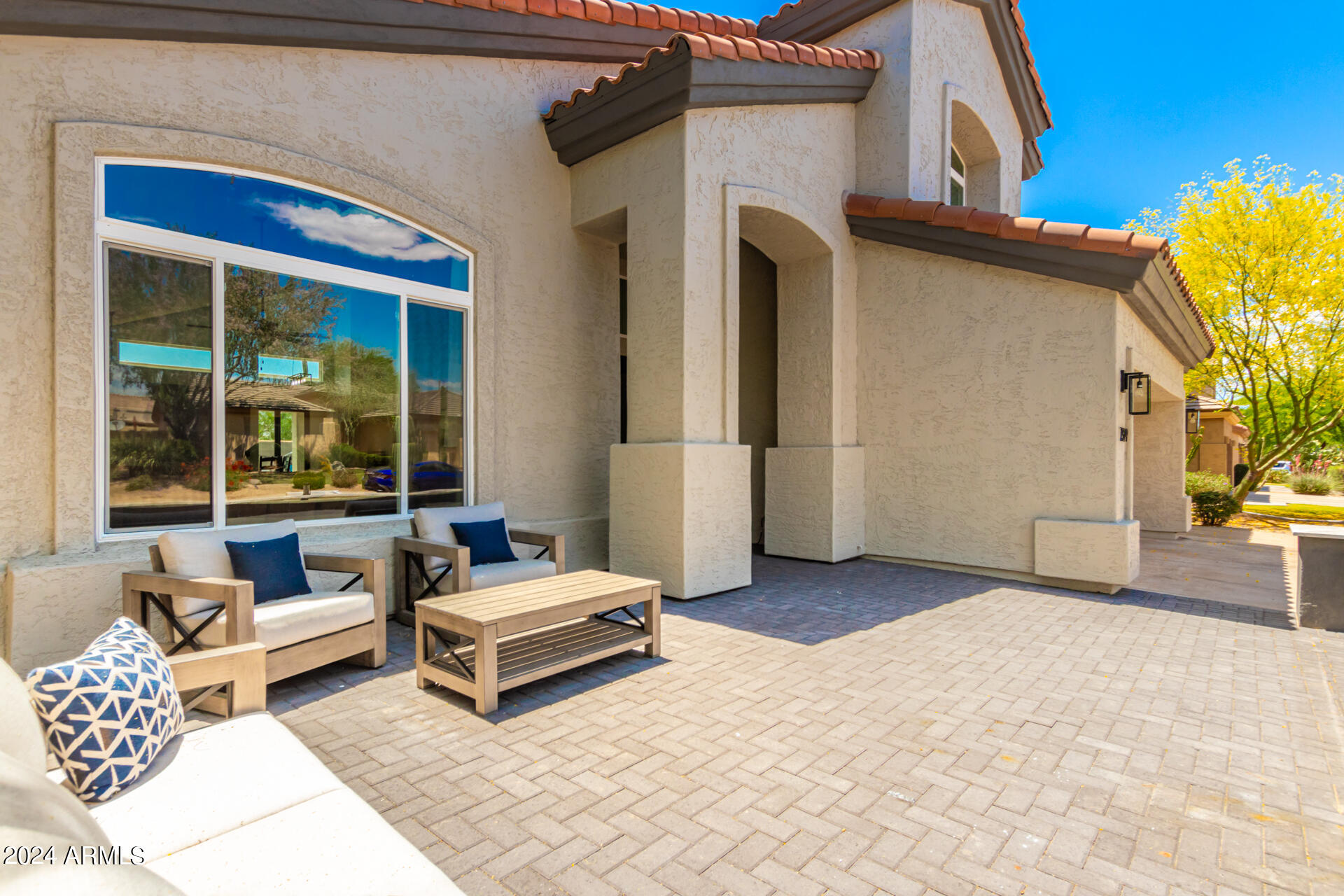 7329 E TAILFEATHER Drive