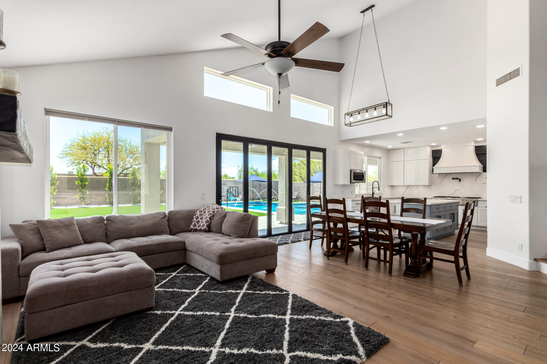 7329 E TAILFEATHER Drive