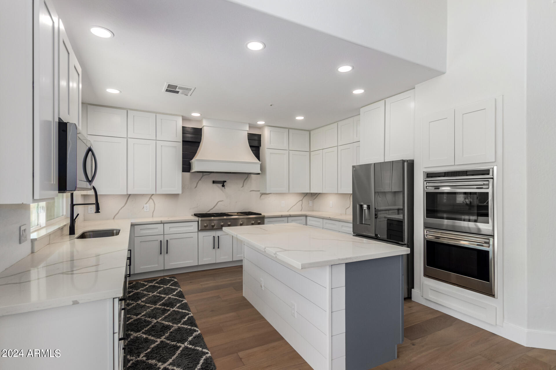 7329 E TAILFEATHER Drive