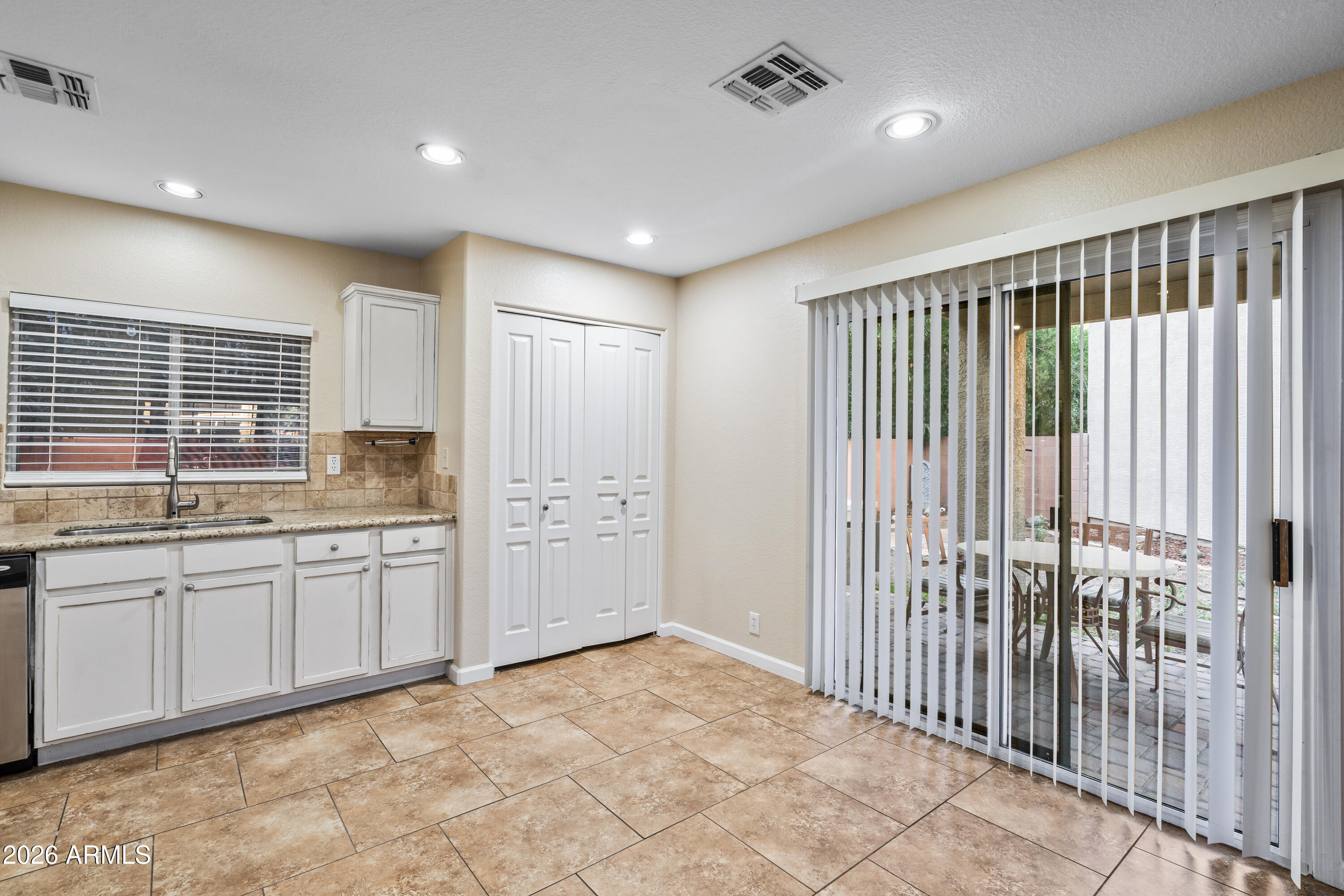 15550 N FRANK LLOYD WRIGHT Boulevard 1054