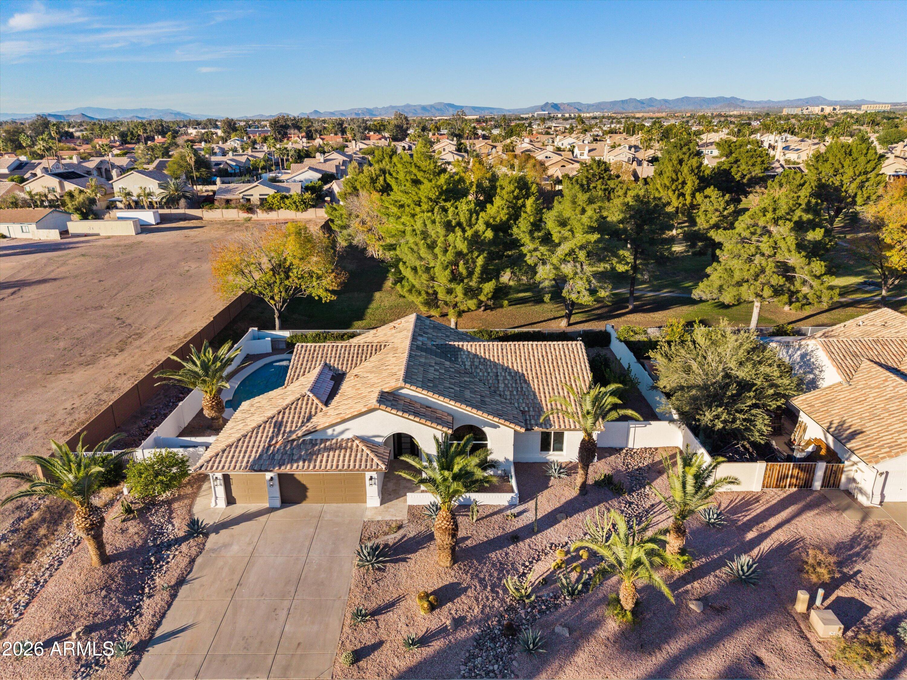 4928 E PARADISE Lane