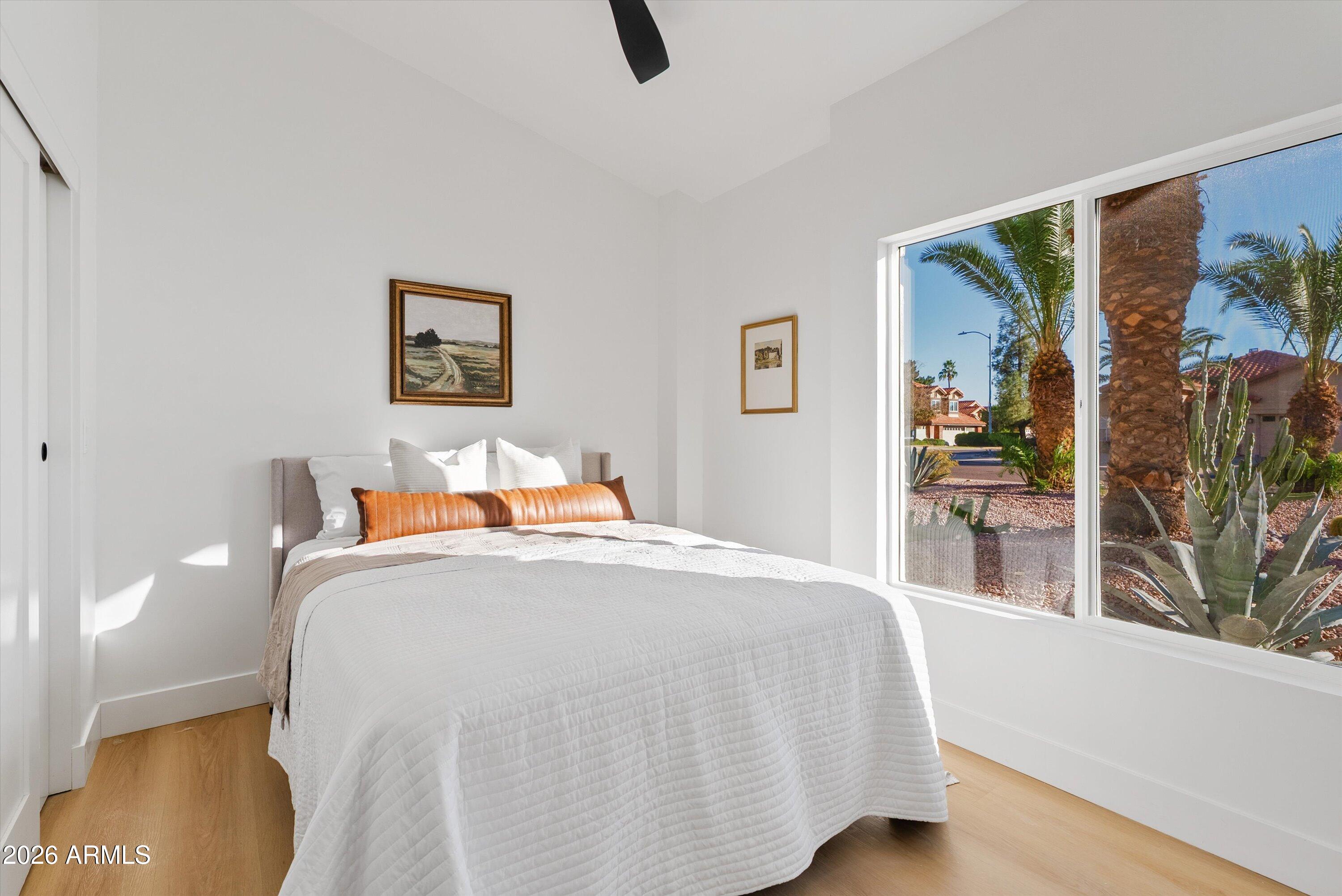 4928 E PARADISE Lane