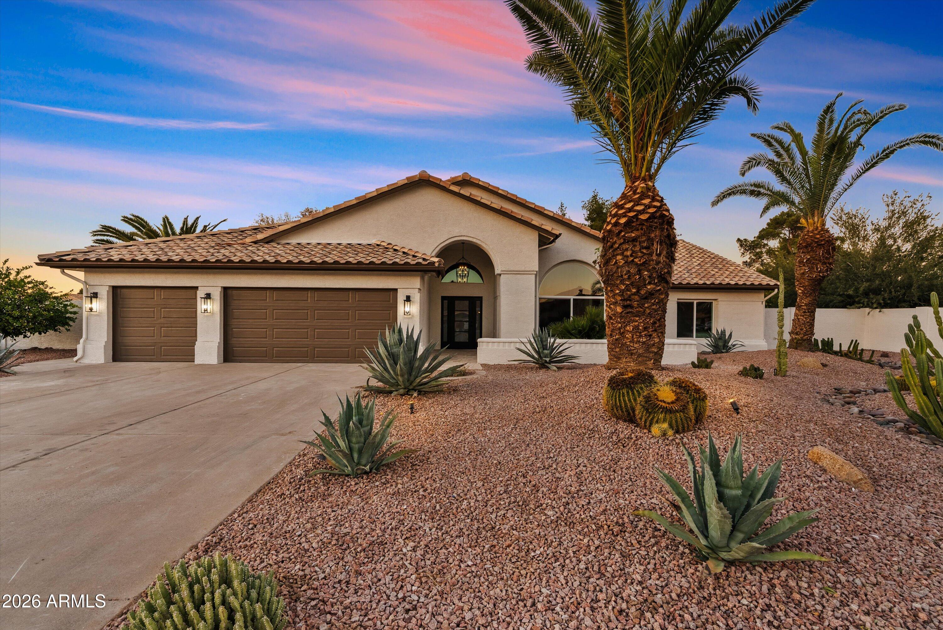 4928 E PARADISE Lane