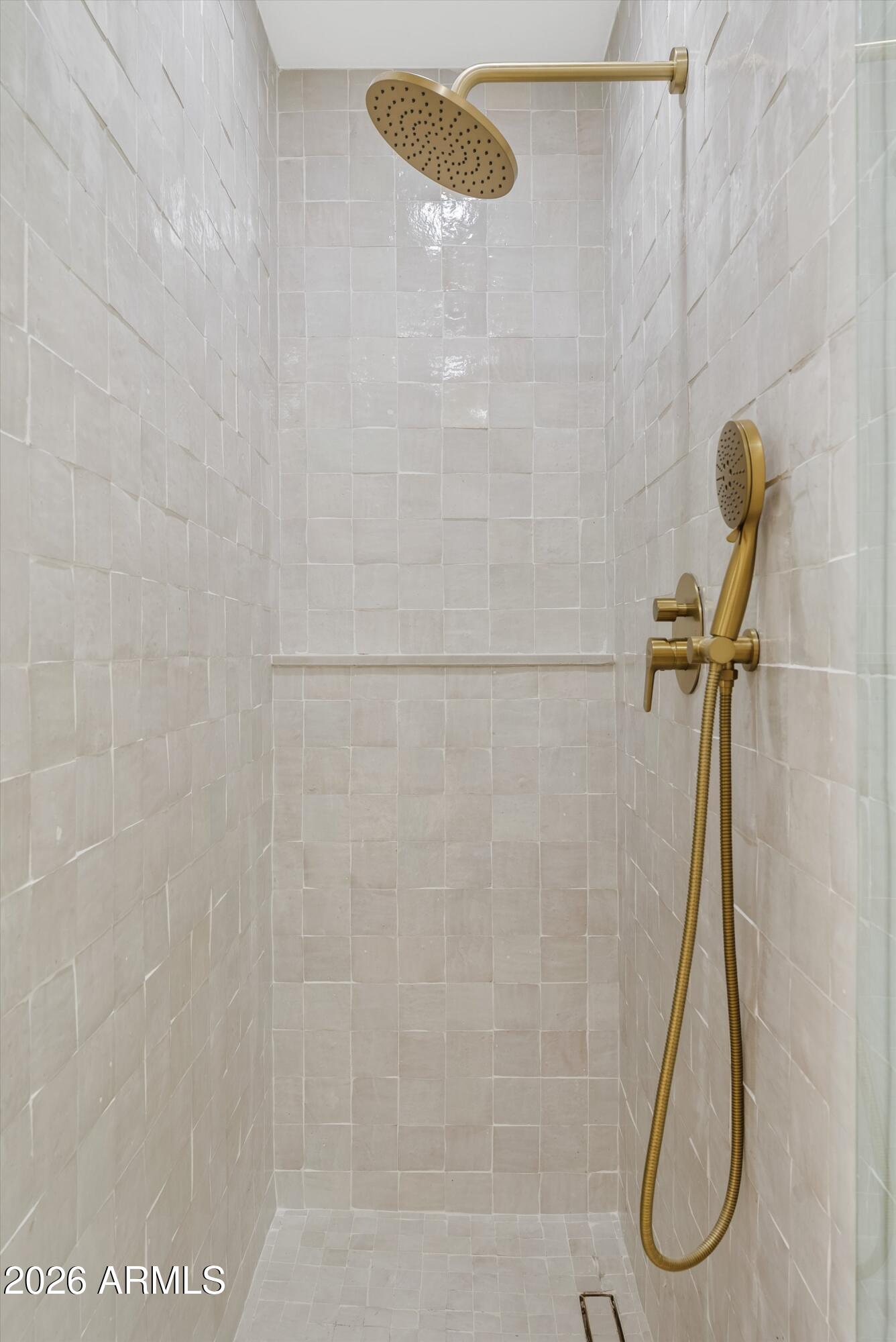 4928 E PARADISE Lane