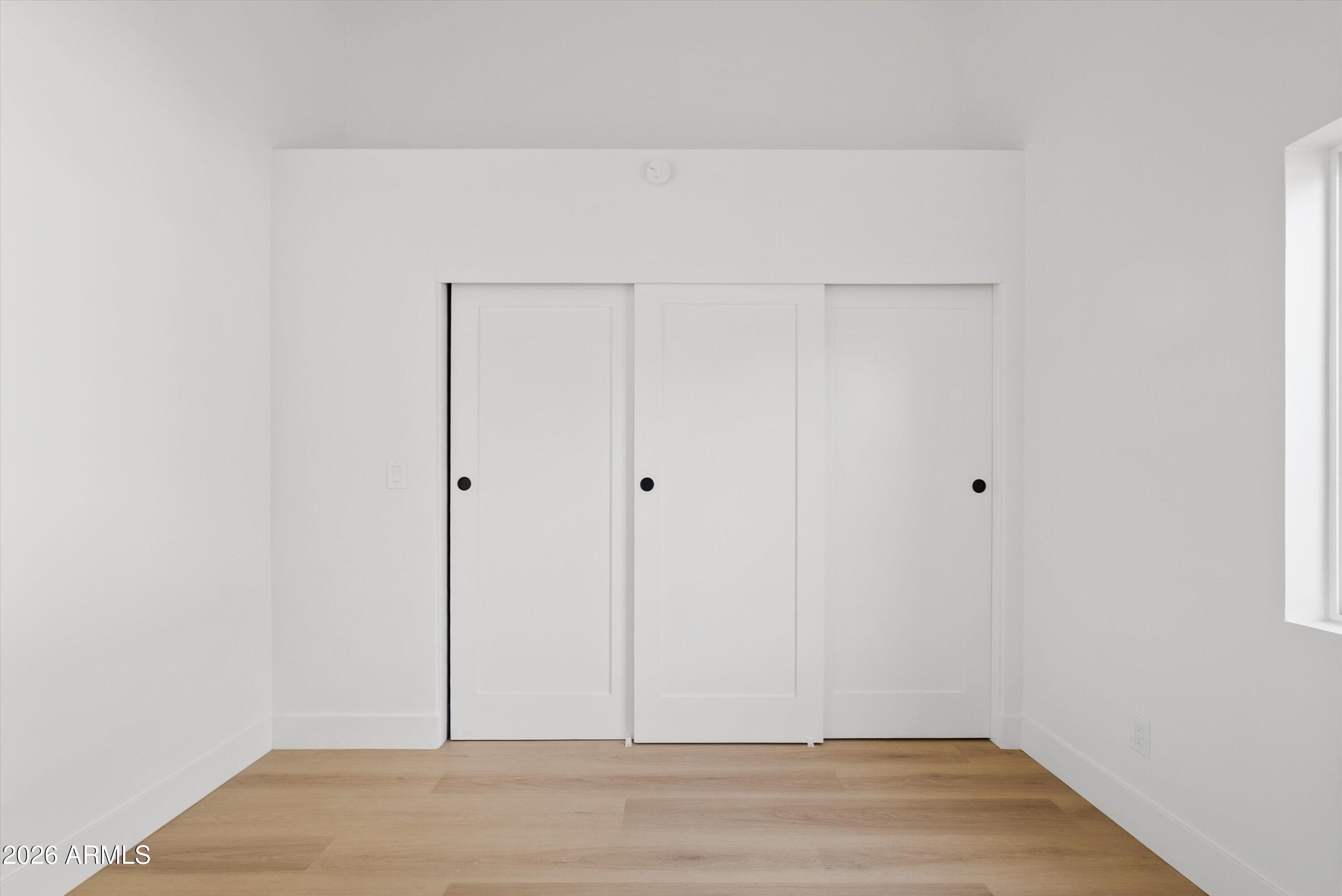 4928 E PARADISE Lane