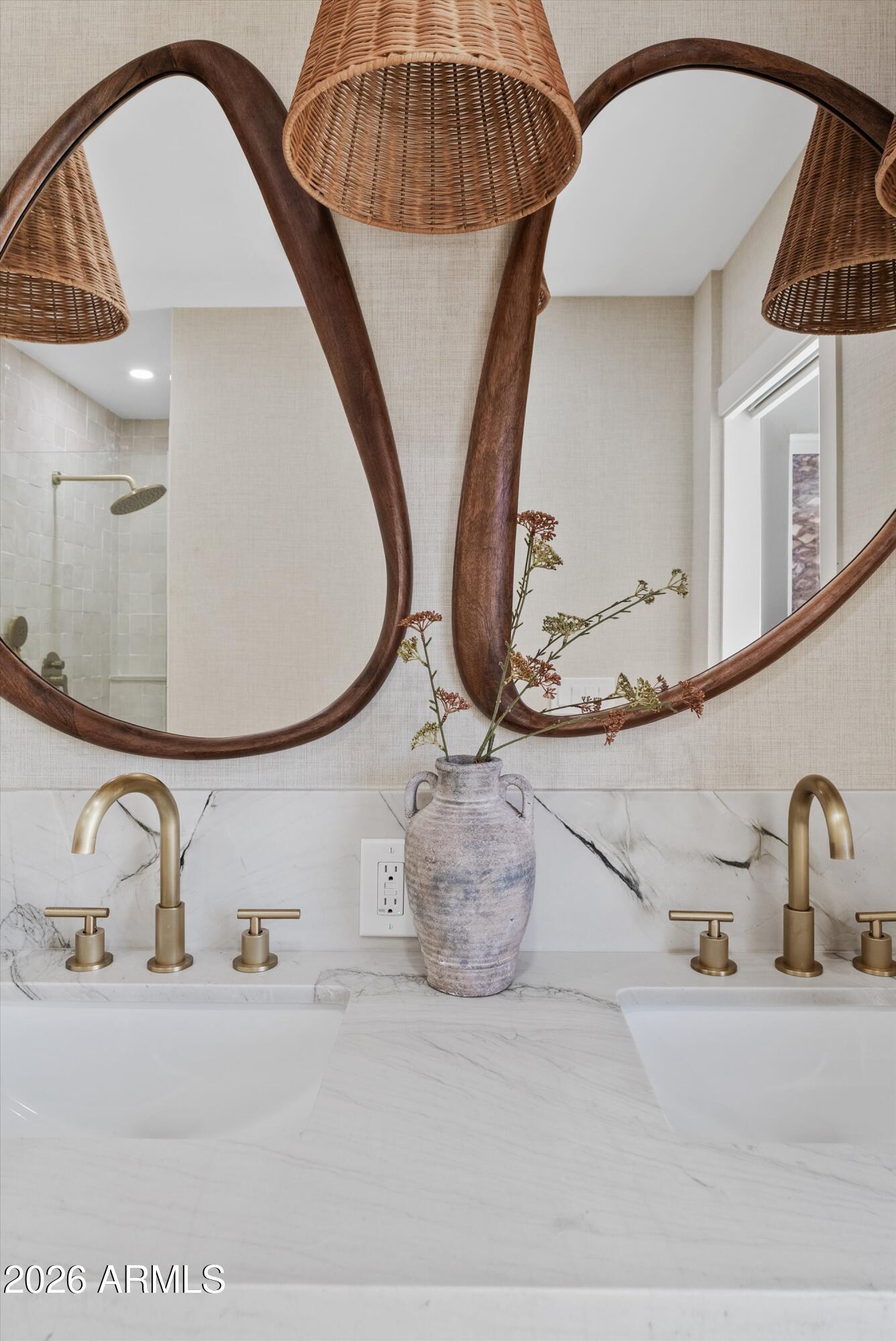 4928 E PARADISE Lane