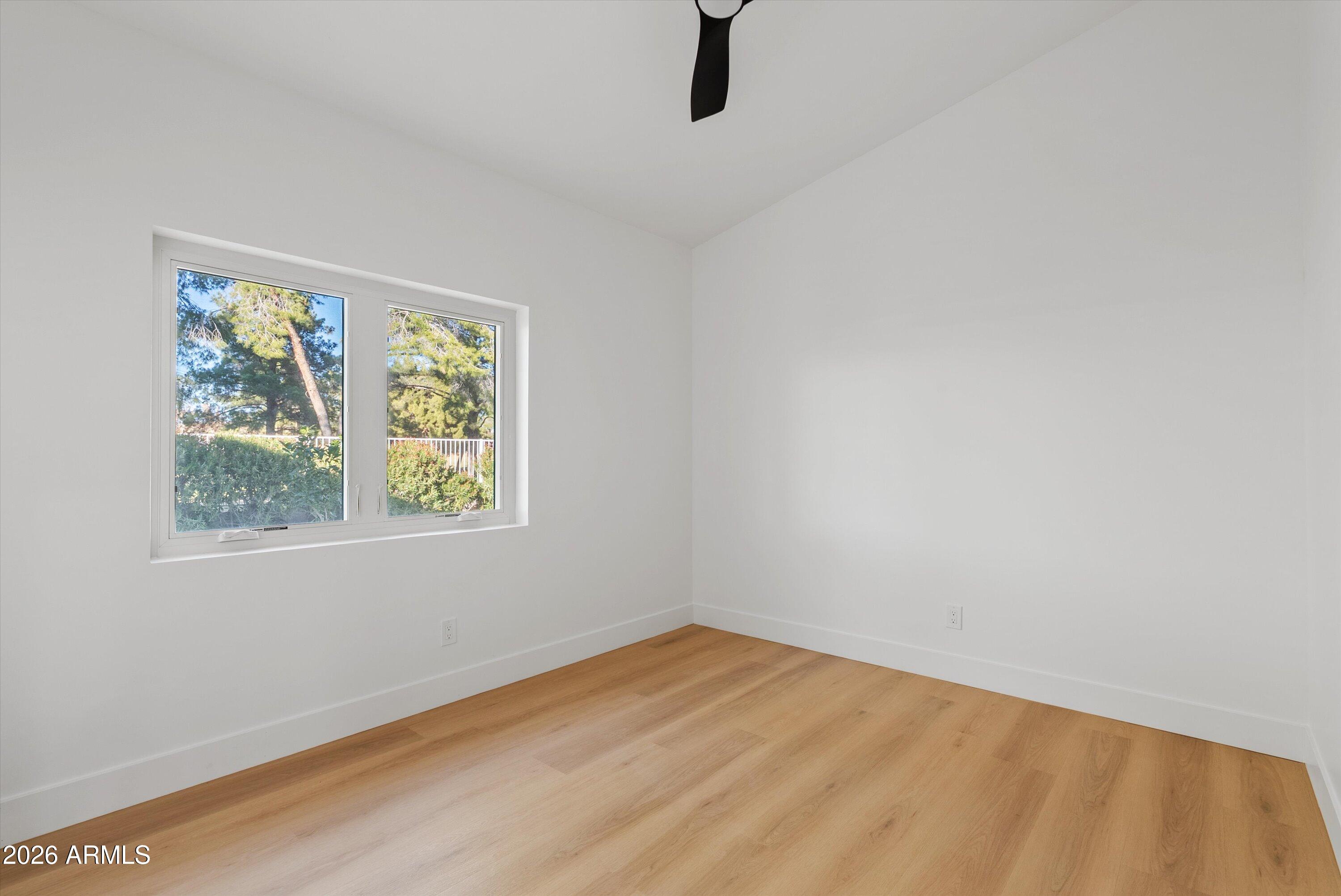 4928 E PARADISE Lane