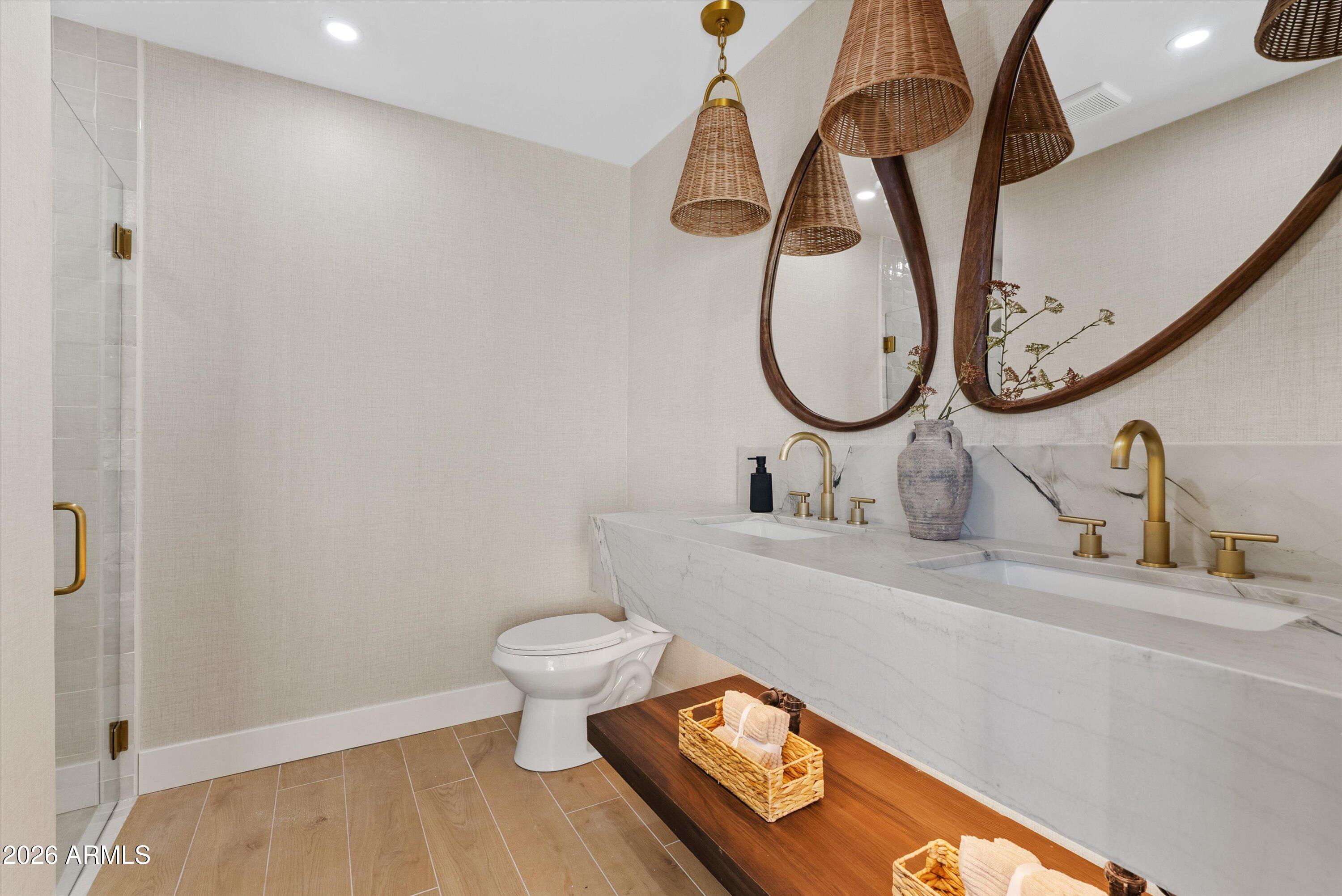 4928 E PARADISE Lane