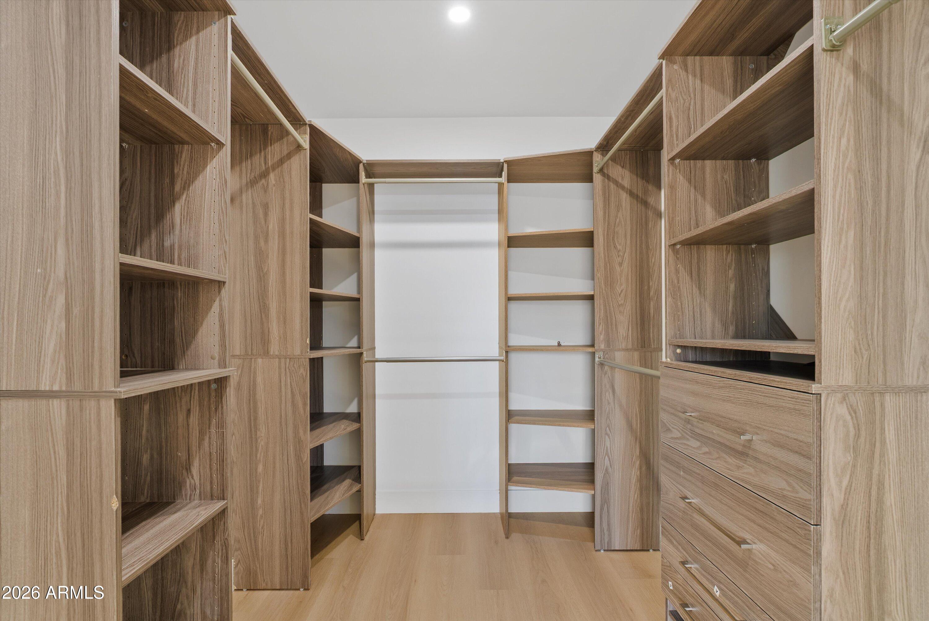 4928 E PARADISE Lane