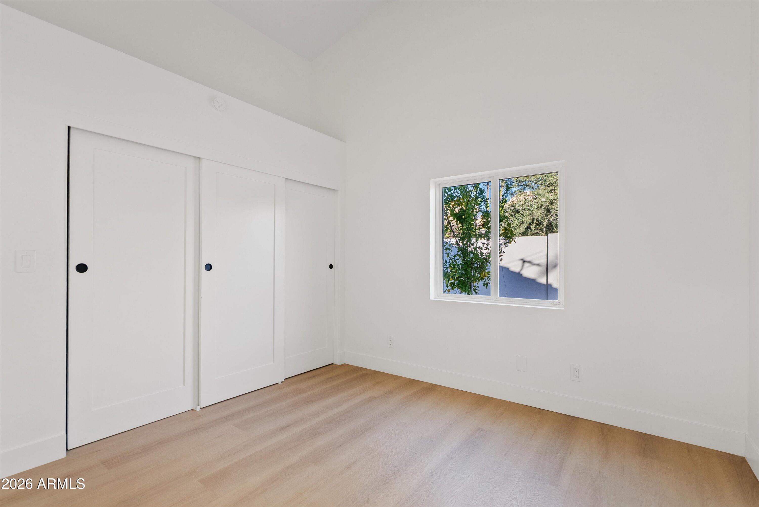 4928 E PARADISE Lane