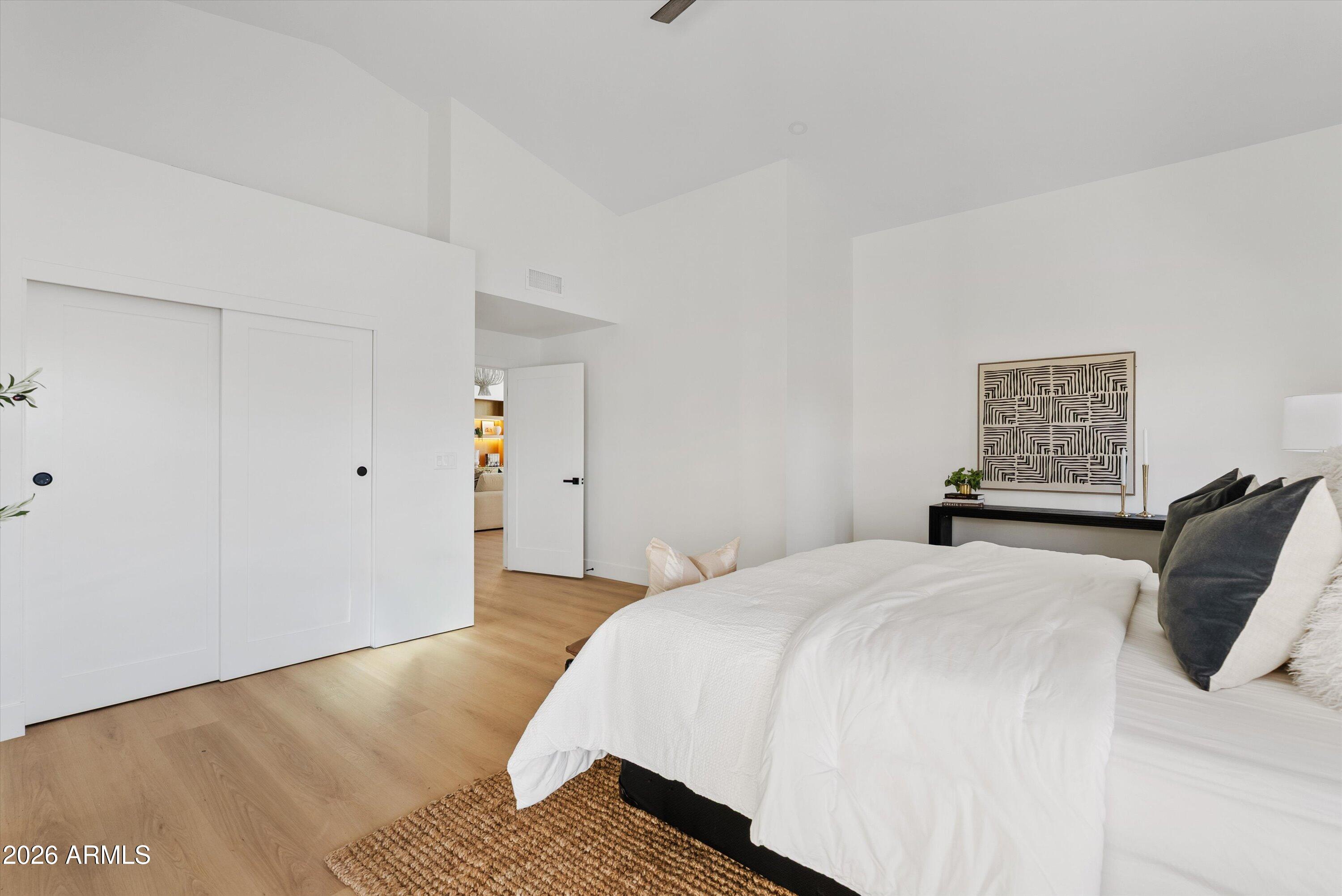 4928 E PARADISE Lane