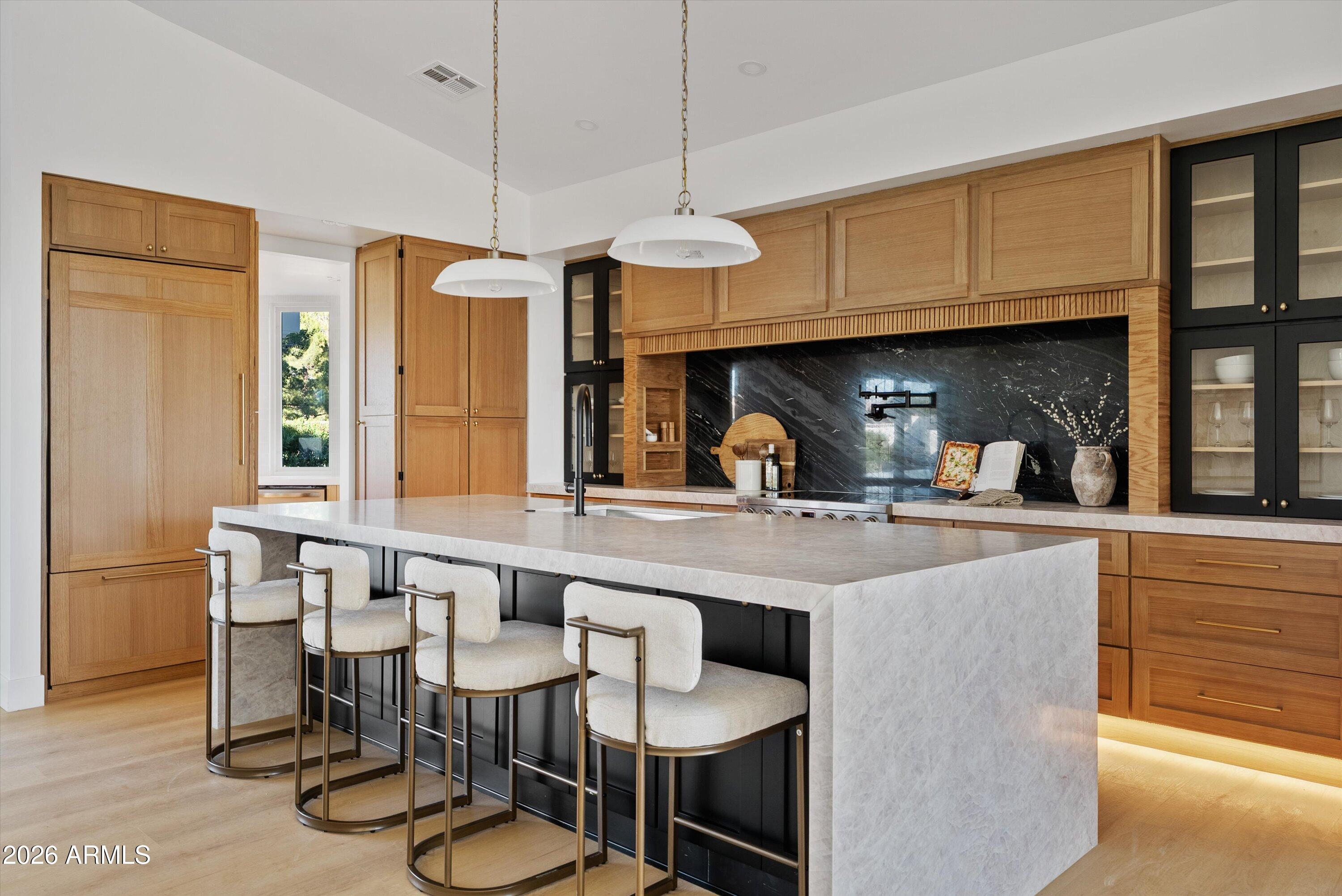 4928 E PARADISE Lane