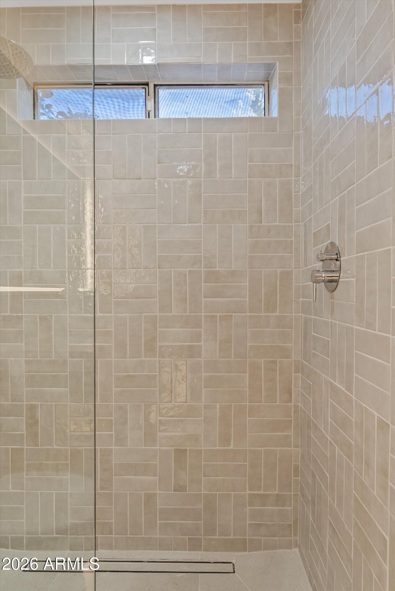 4928 E PARADISE Lane