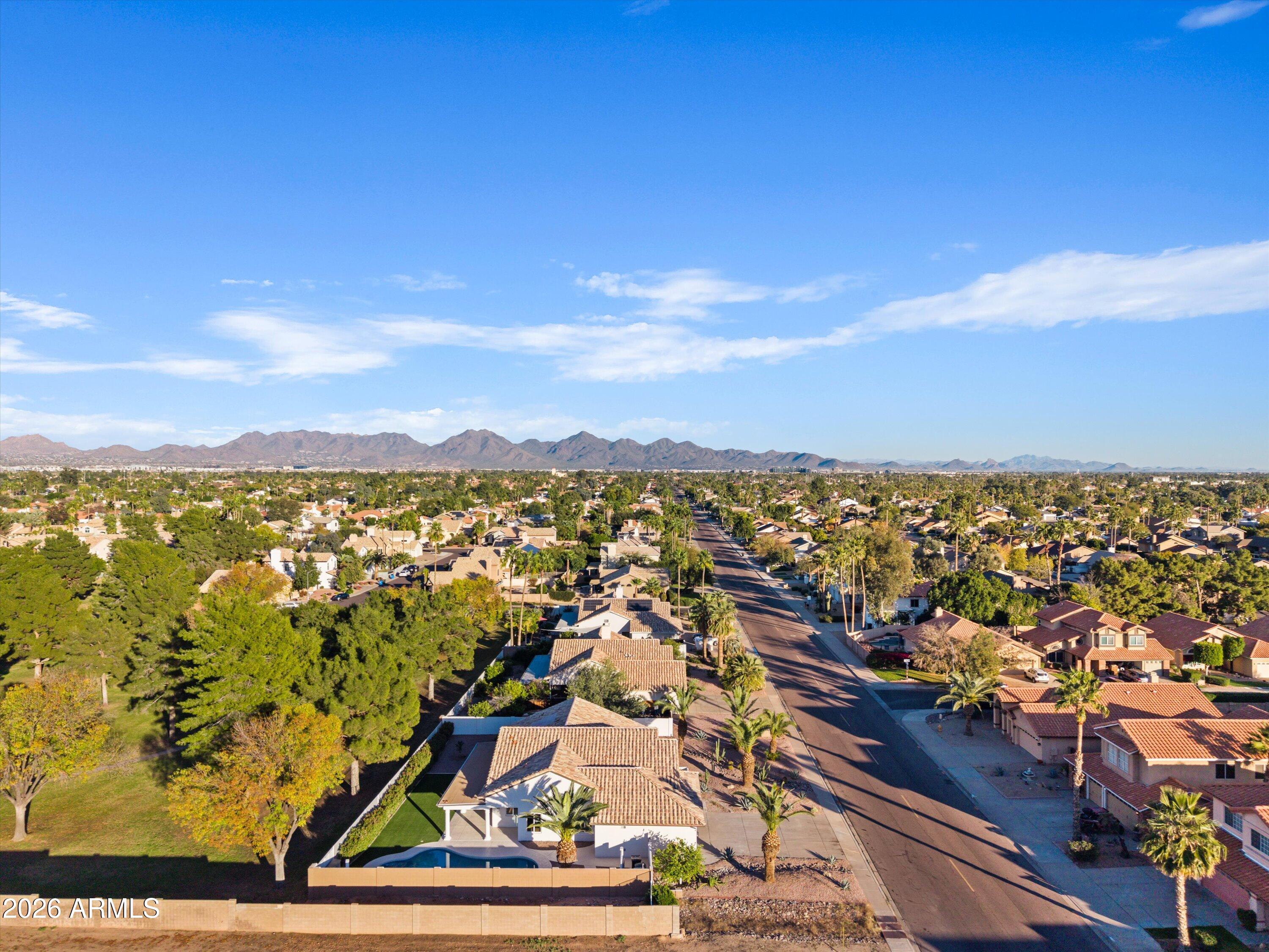 4928 E PARADISE Lane