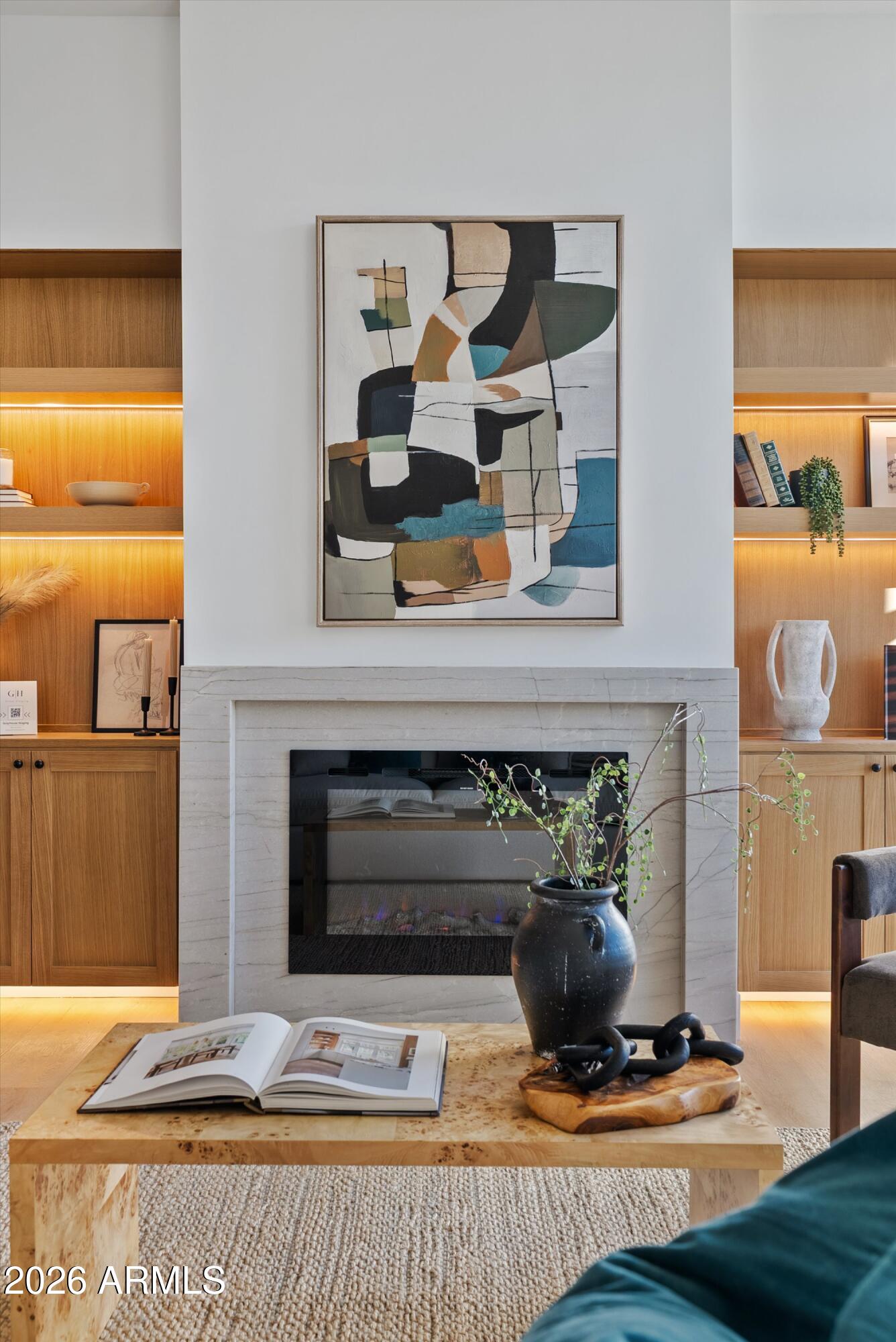 4928 E PARADISE Lane