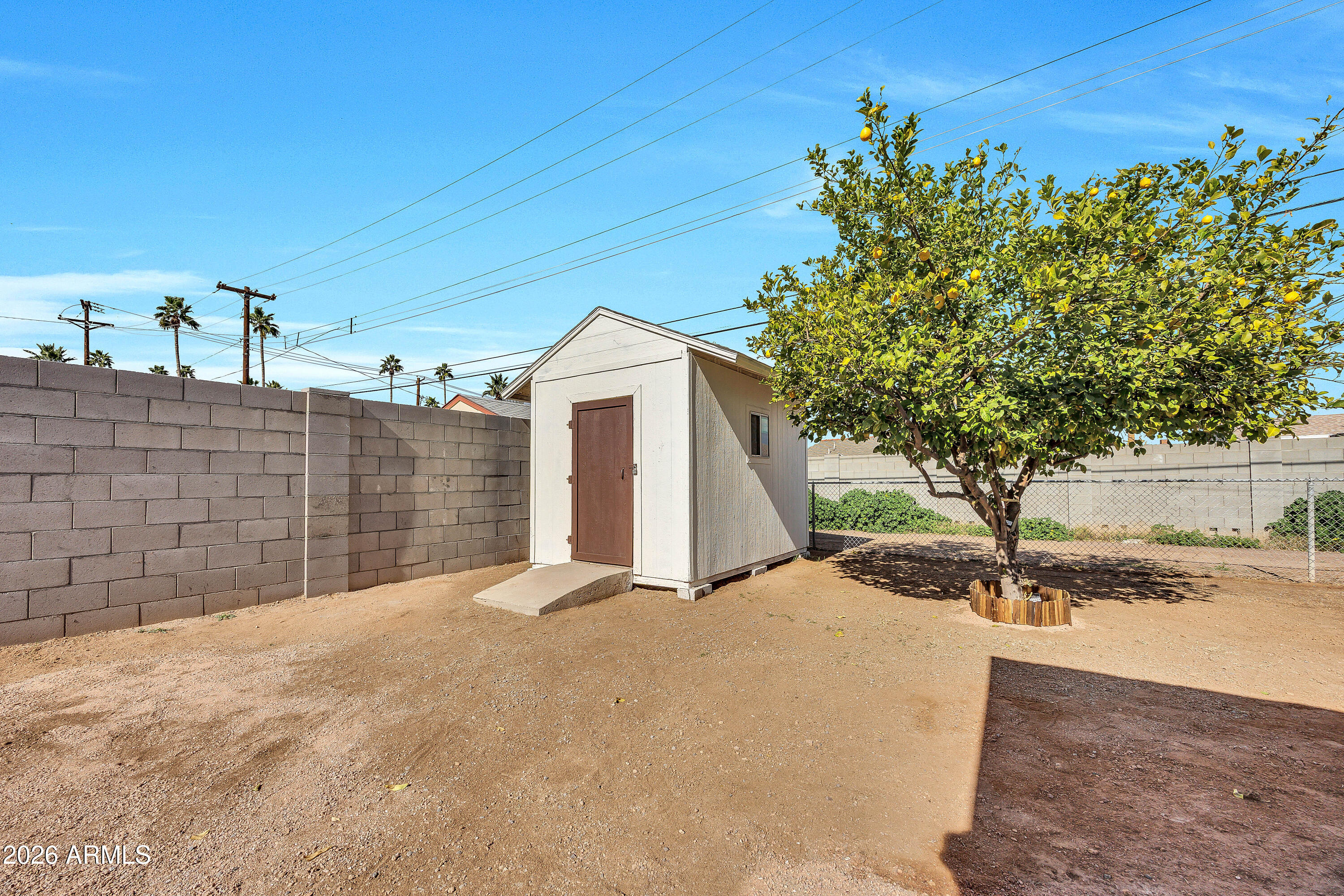 7256 E MCKELLIPS Road