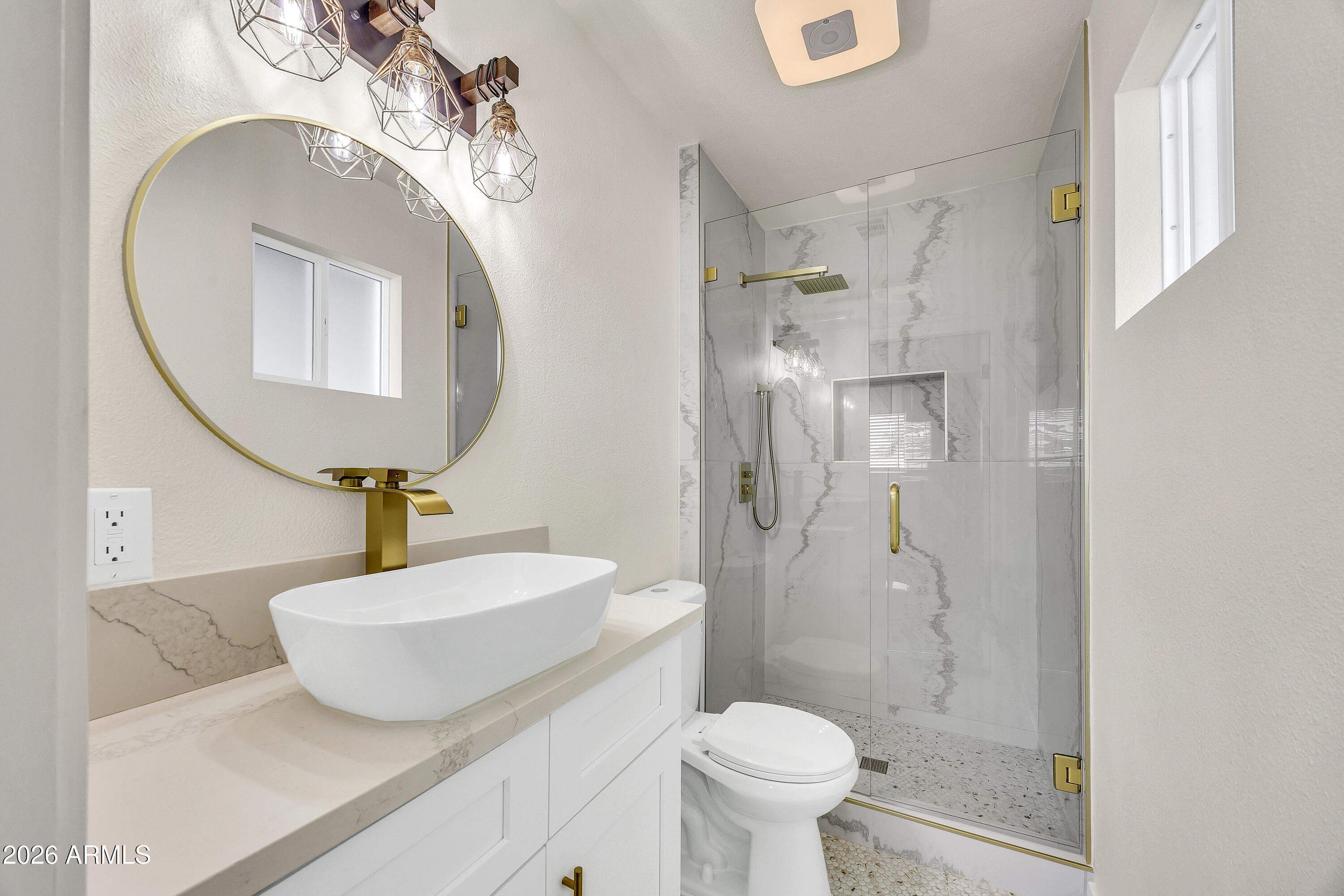 7256 E MCKELLIPS Road