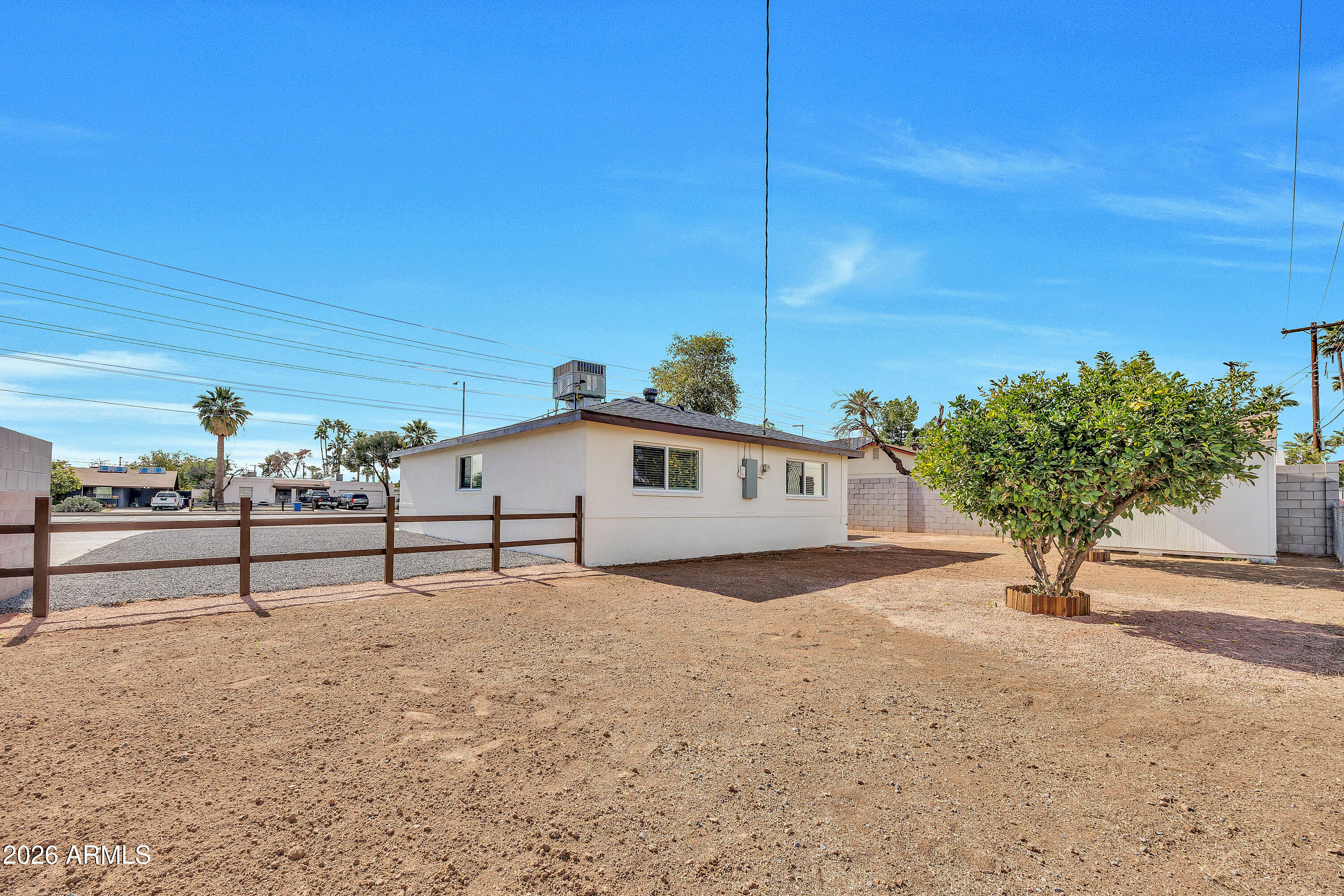 7256 E MCKELLIPS Road