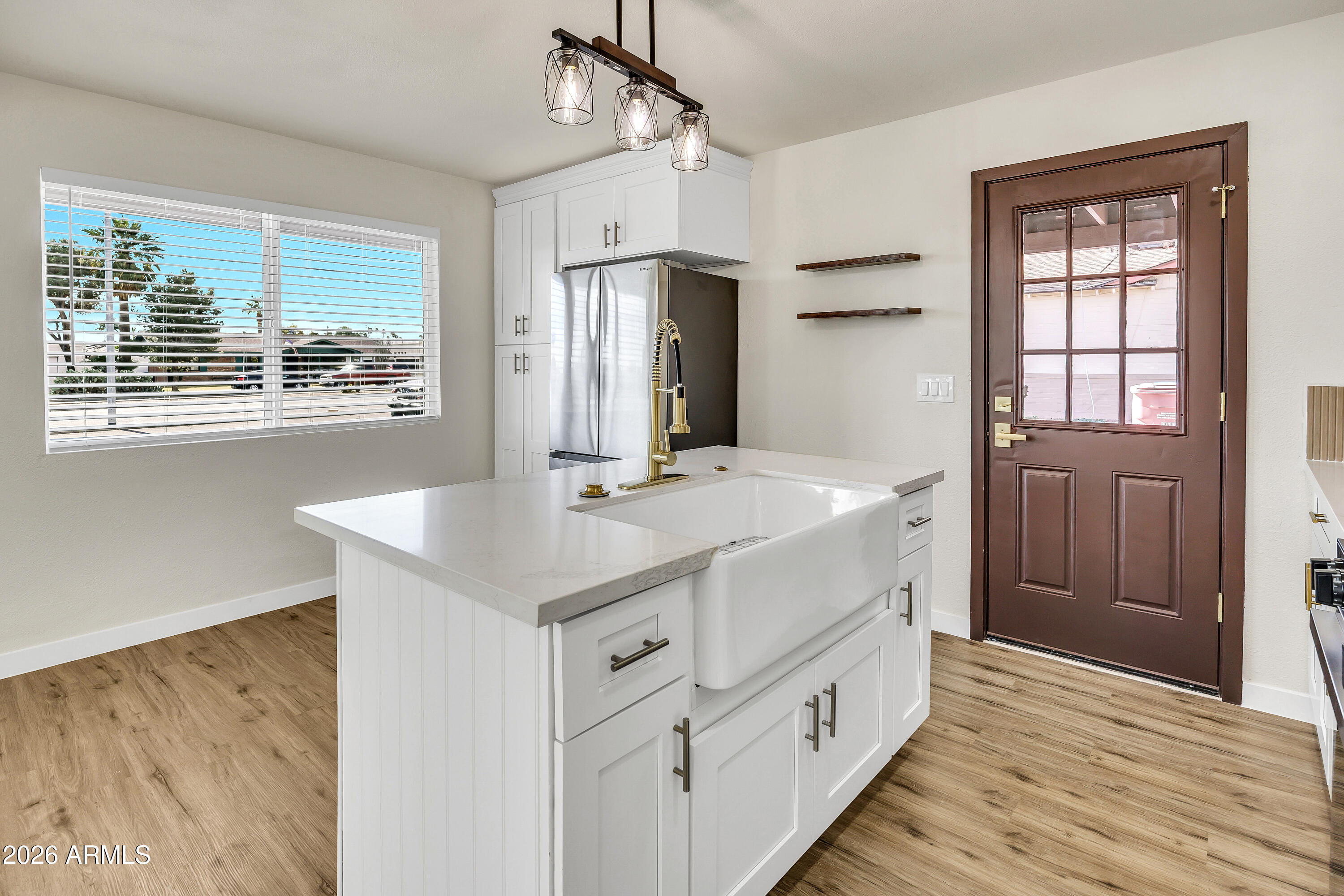 7256 E MCKELLIPS Road