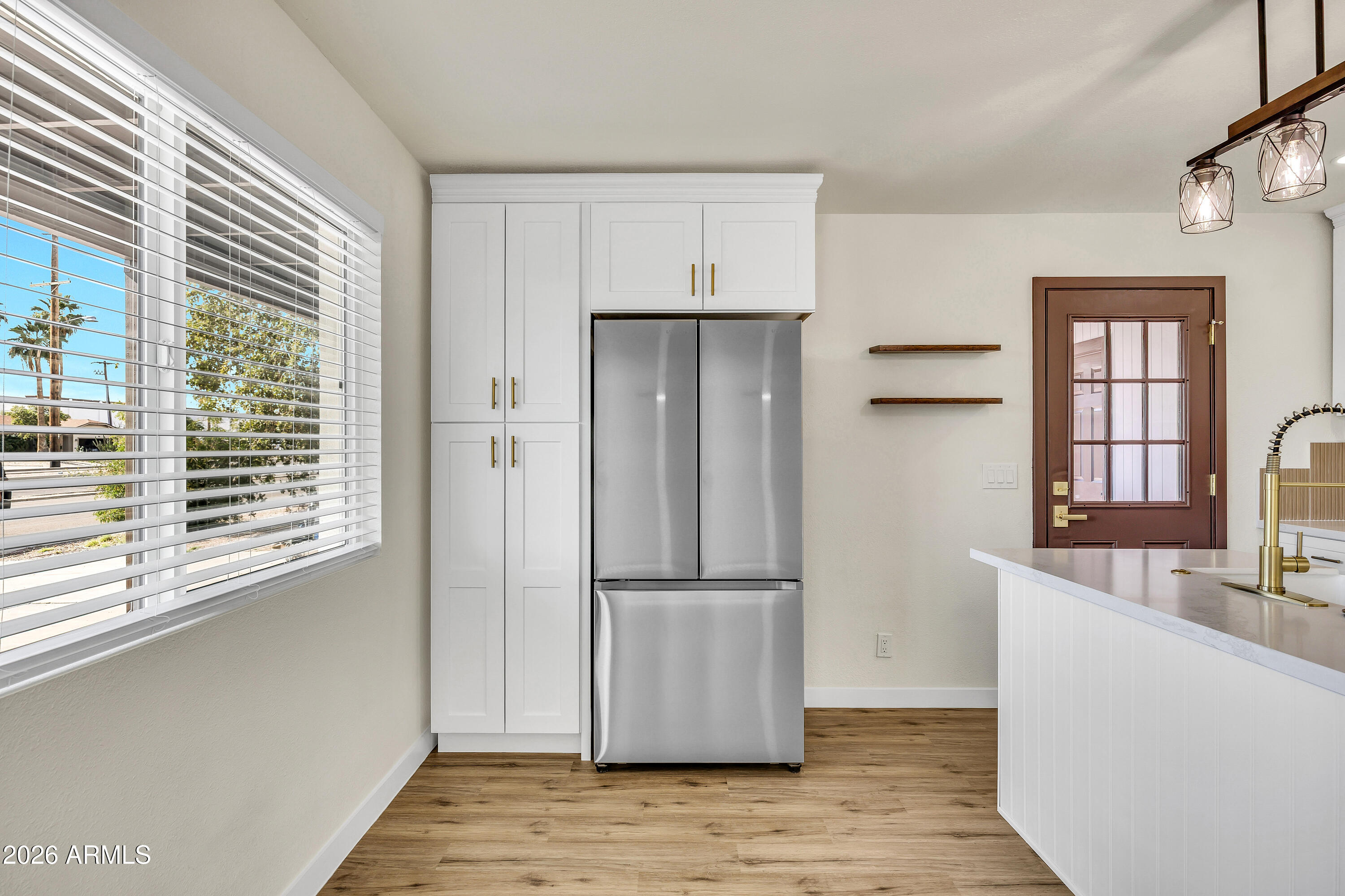 7256 E MCKELLIPS Road