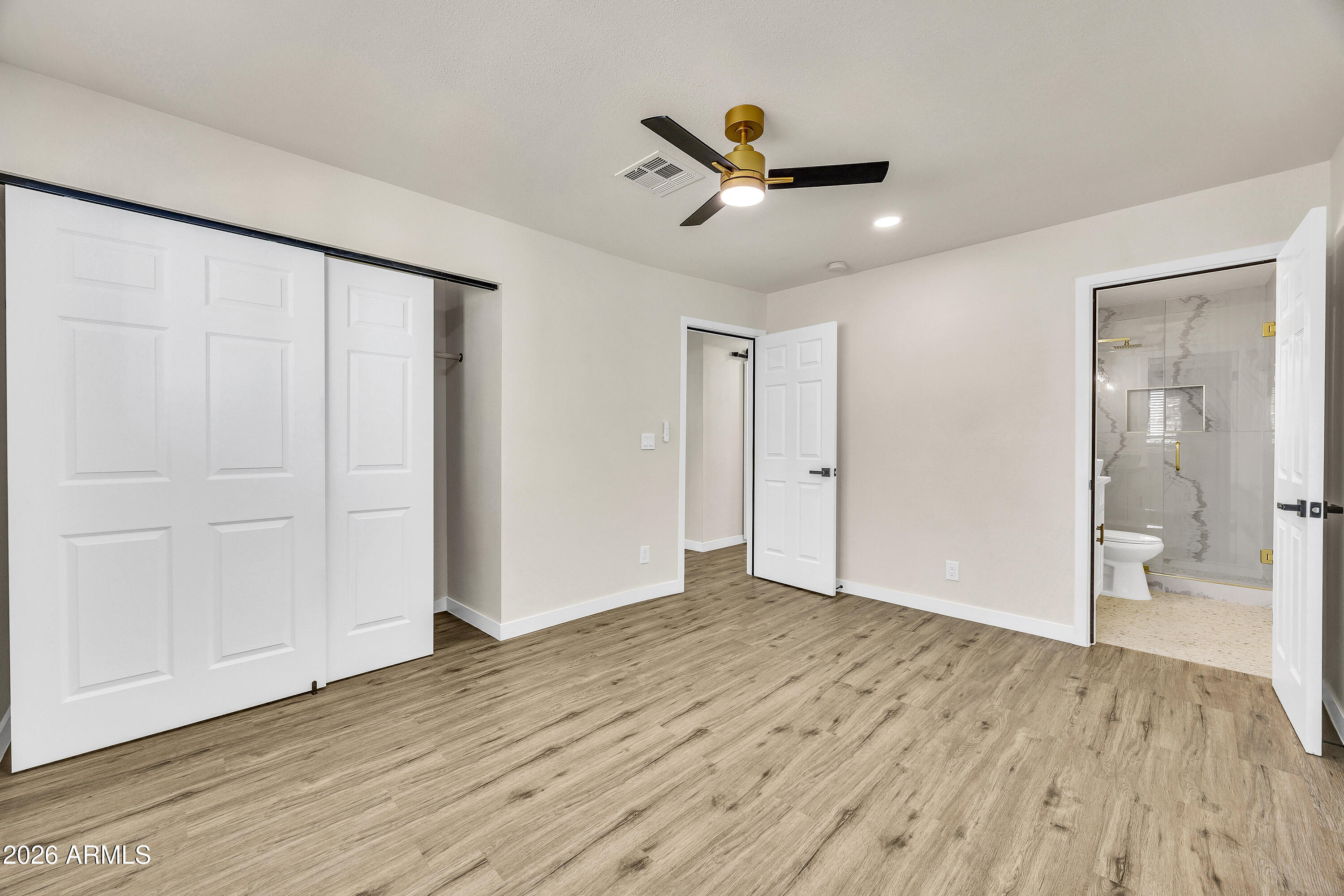 7256 E MCKELLIPS Road