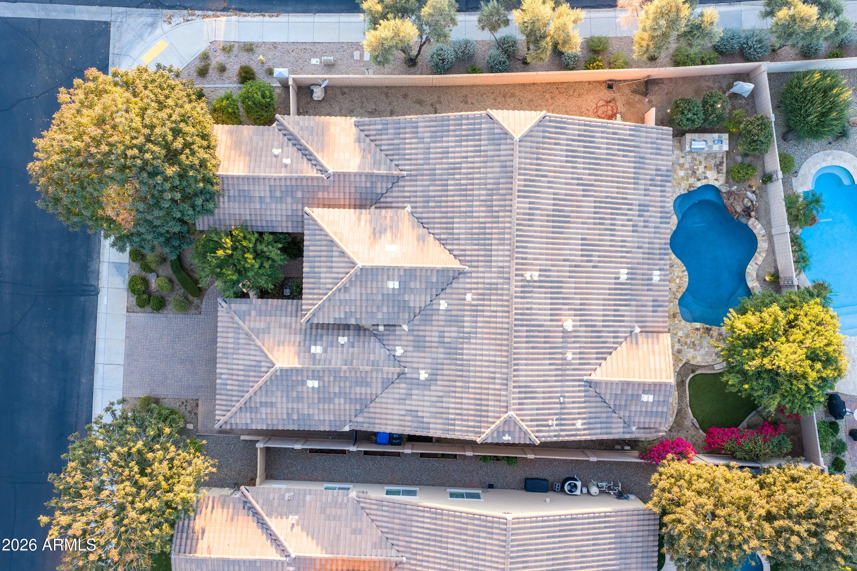 3738 E RIOPELLE Avenue