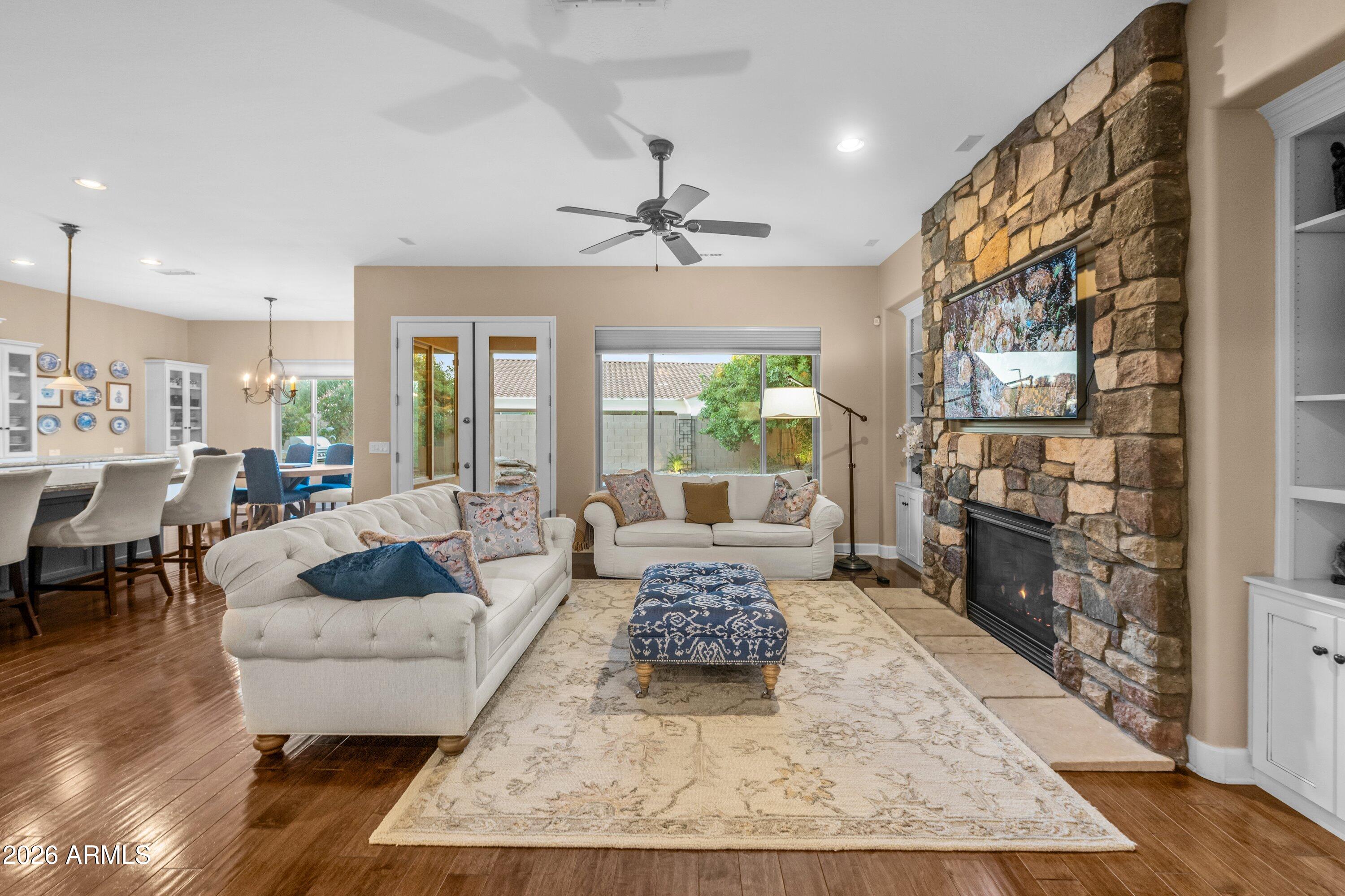 3738 E RIOPELLE Avenue