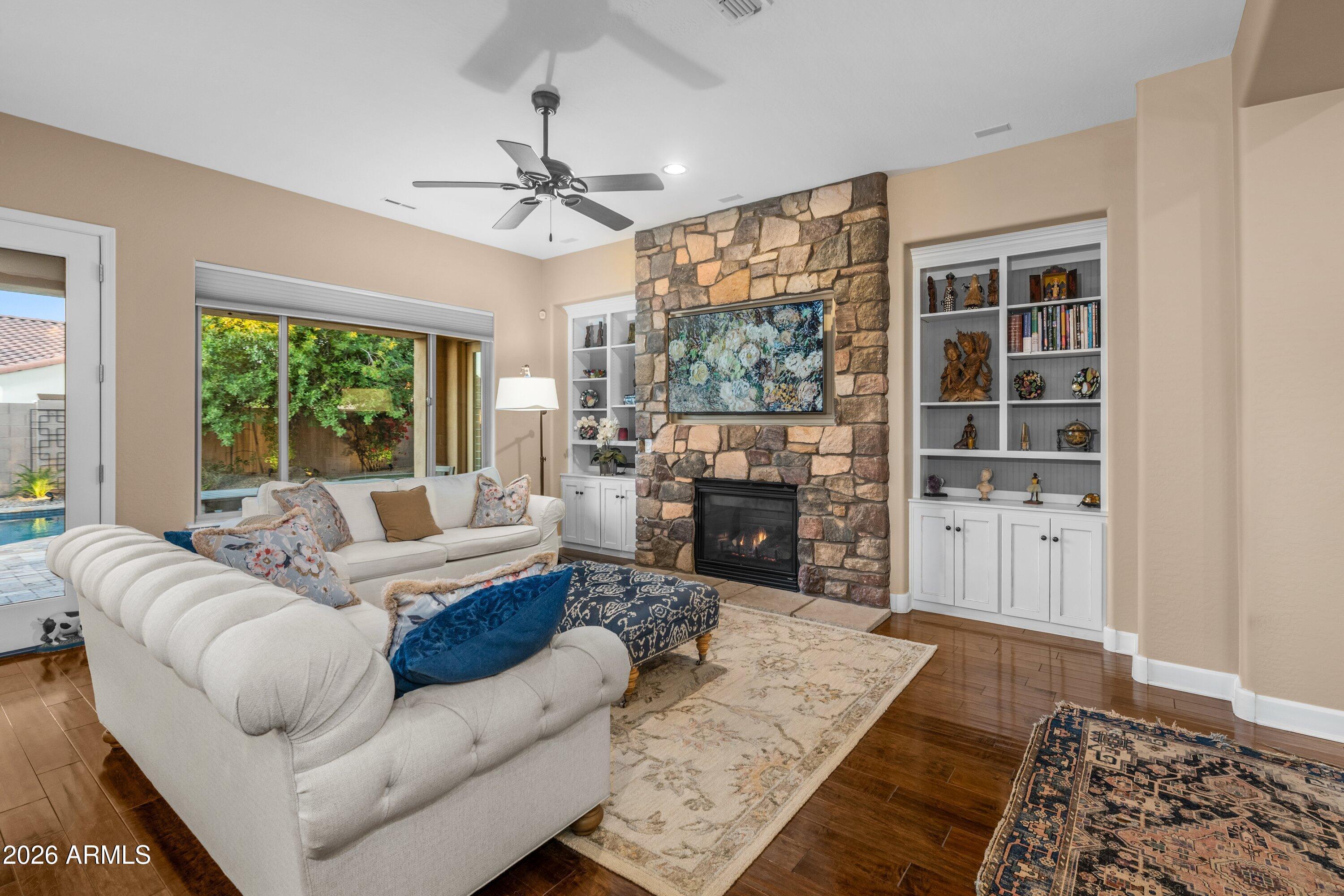 3738 E RIOPELLE Avenue