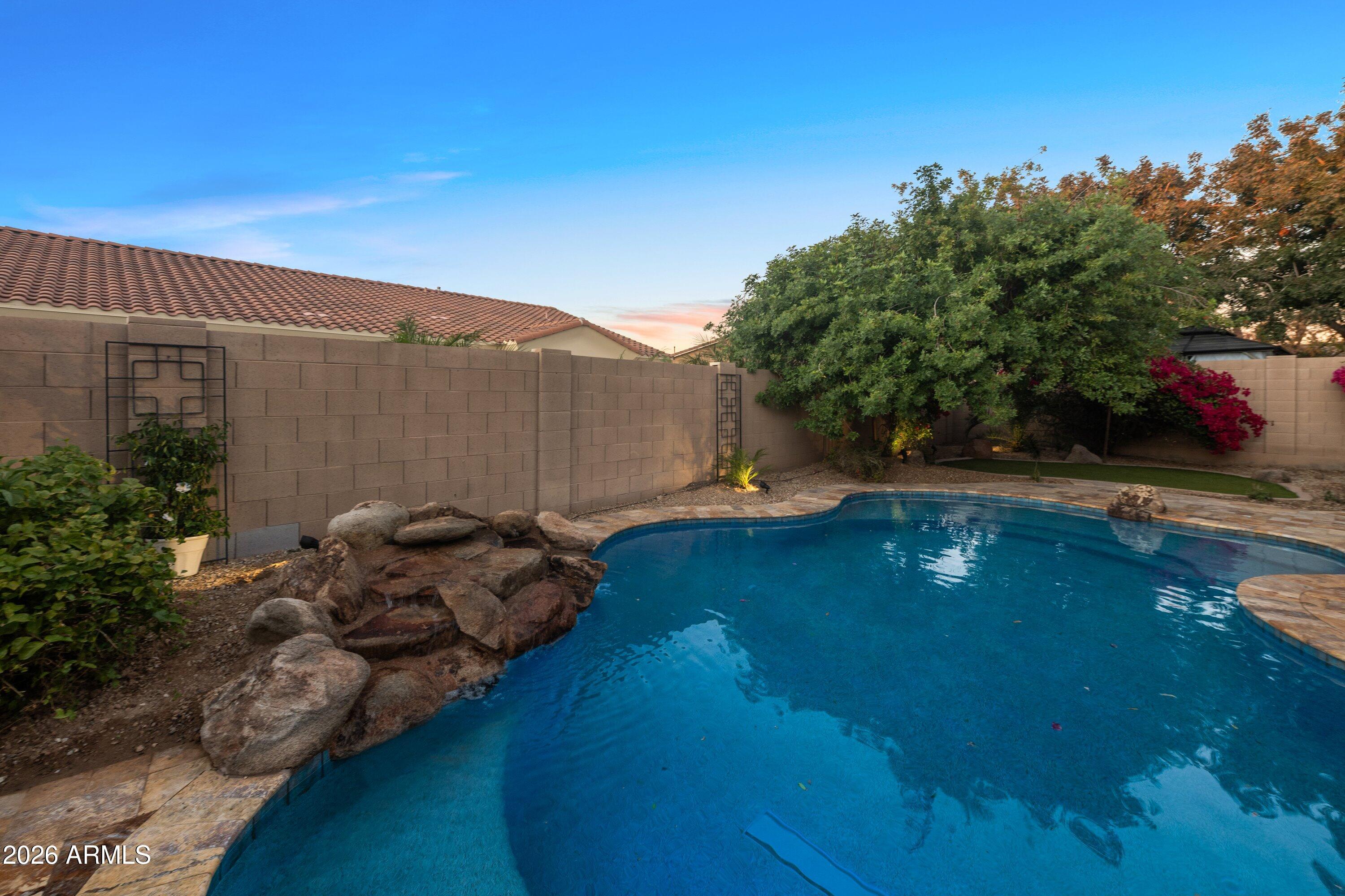 3738 E RIOPELLE Avenue