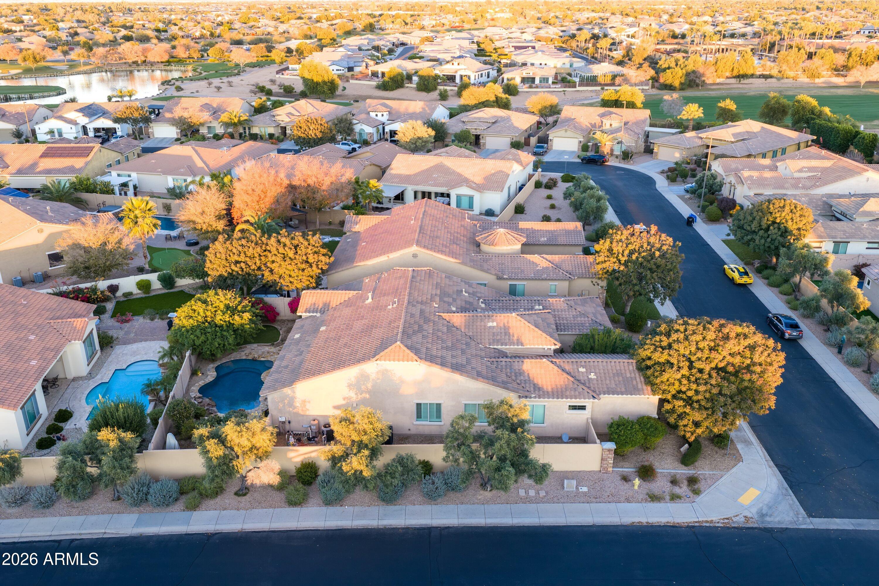 3738 E RIOPELLE Avenue