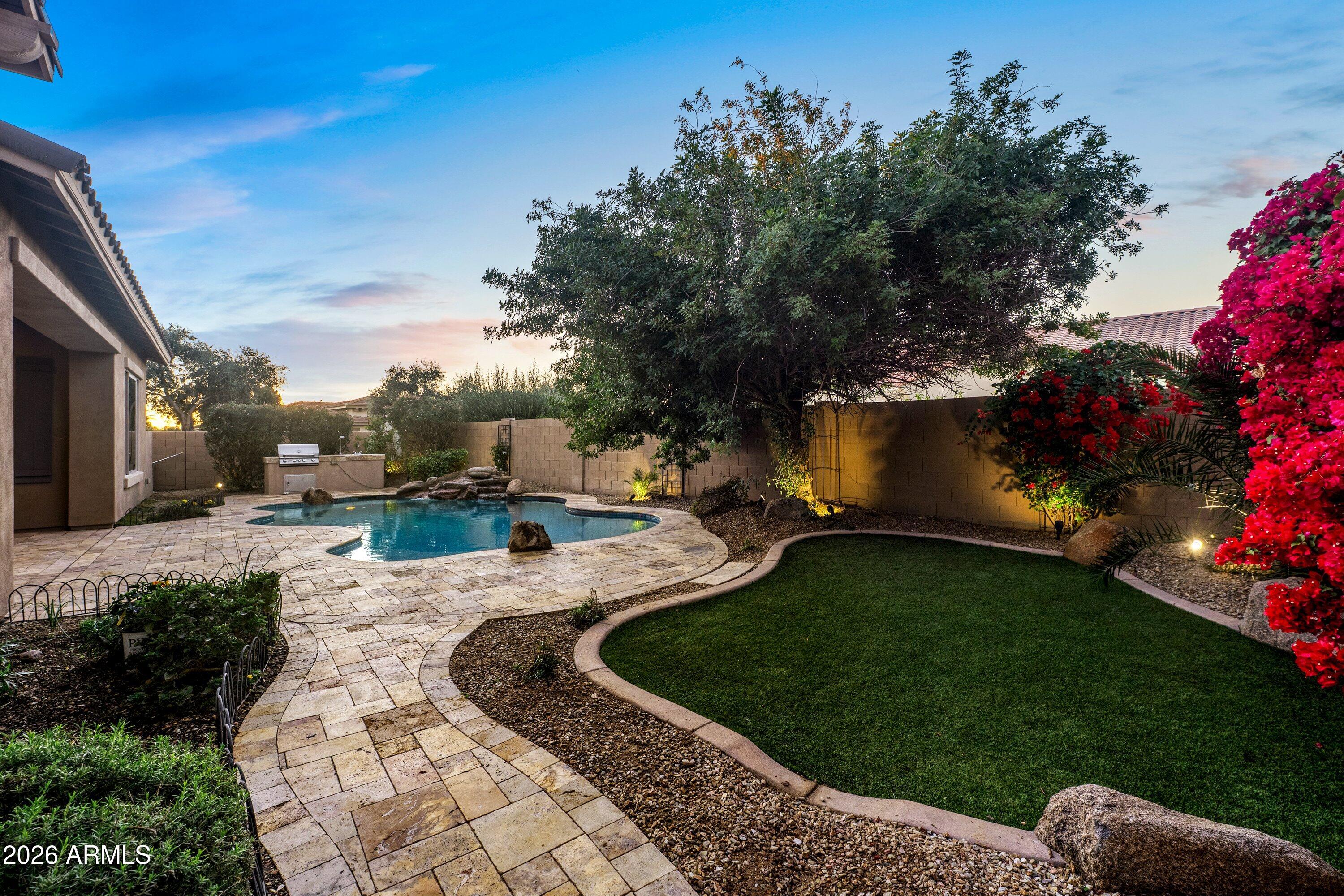 3738 E RIOPELLE Avenue