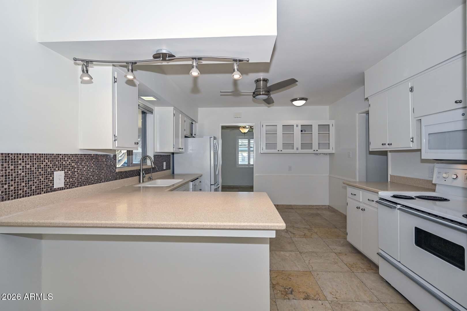 6816 E CORONADO Road