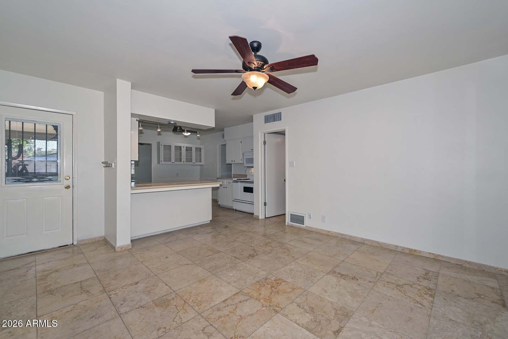 6816 E CORONADO Road