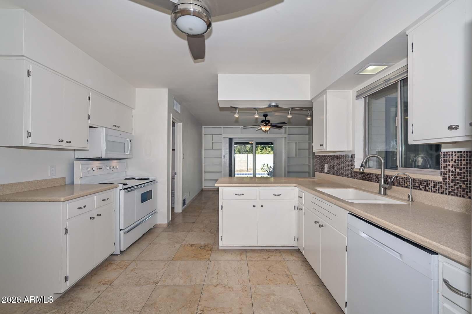 6816 E CORONADO Road