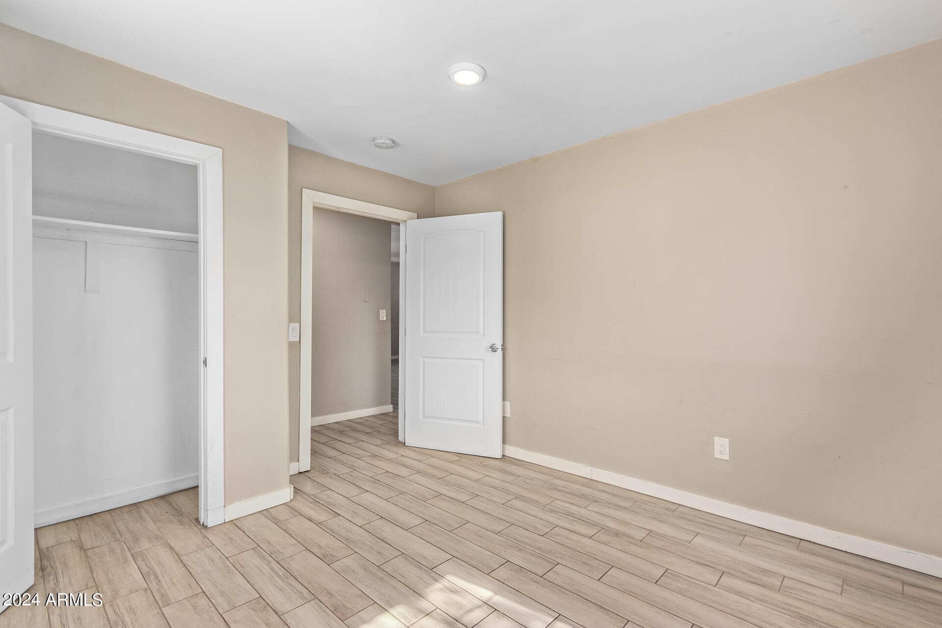 3212 W JACKSON Street