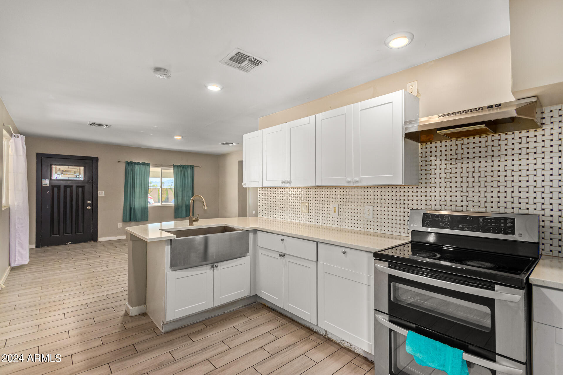 3212 W JACKSON Street