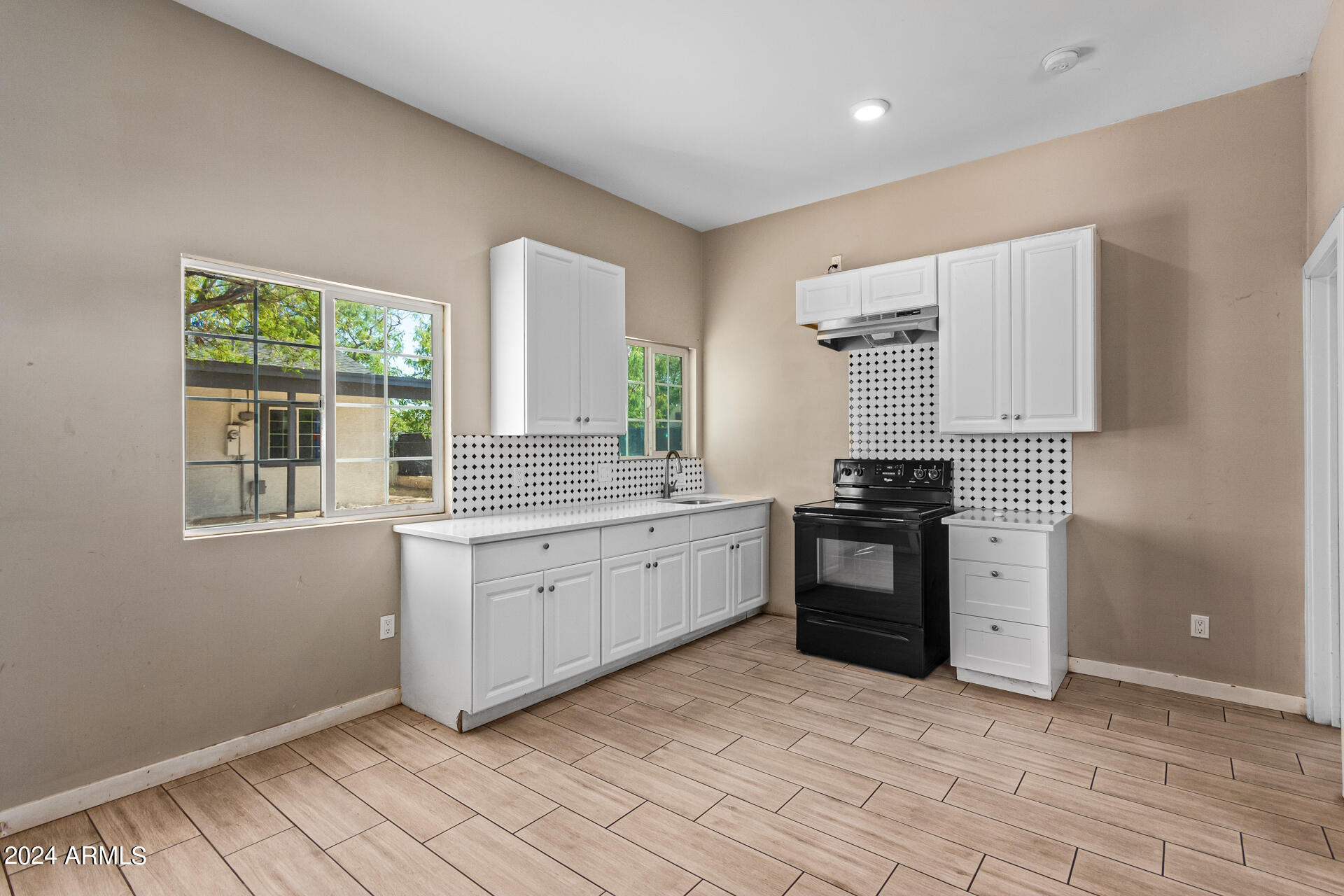 3212 W JACKSON Street