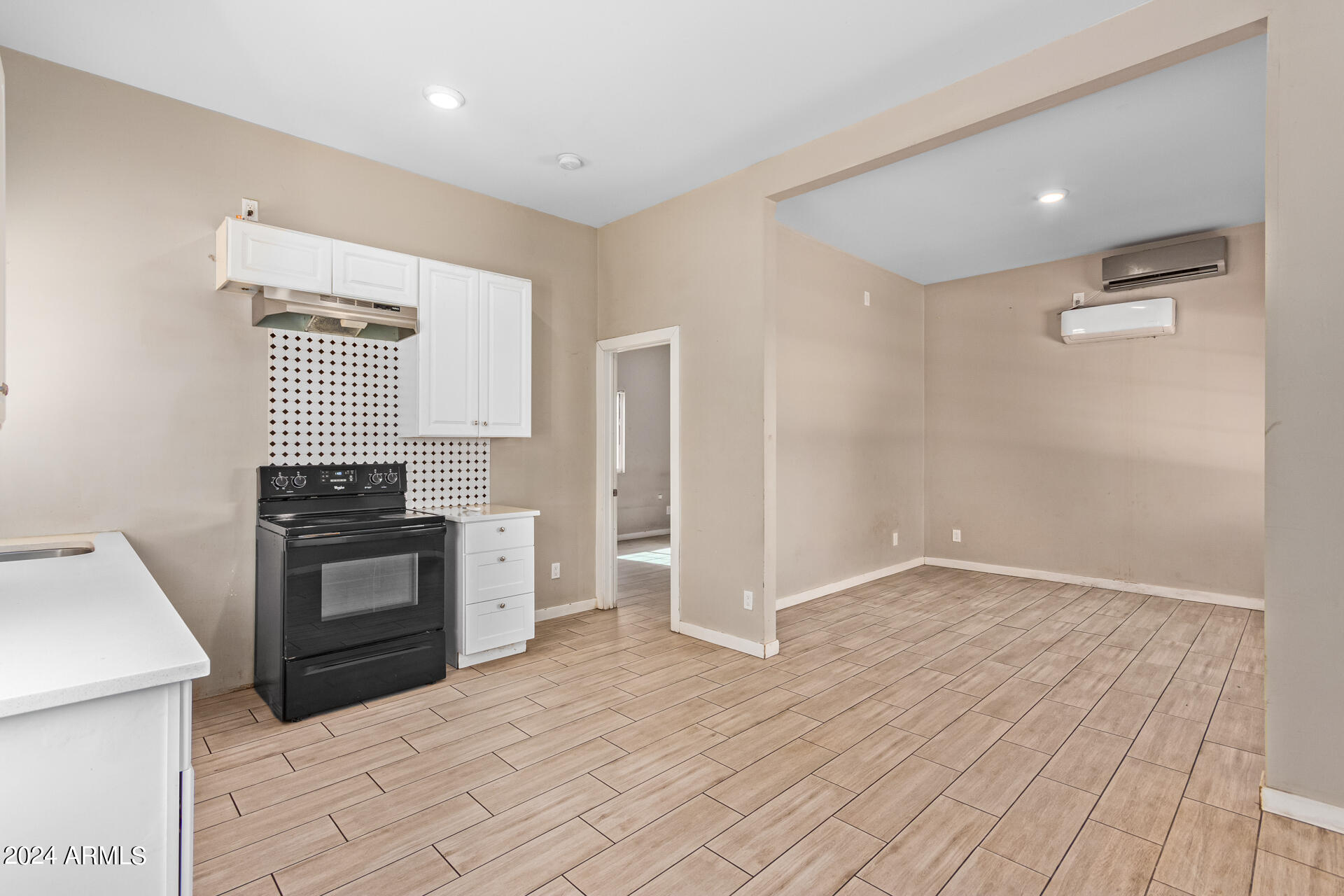 3212 W JACKSON Street