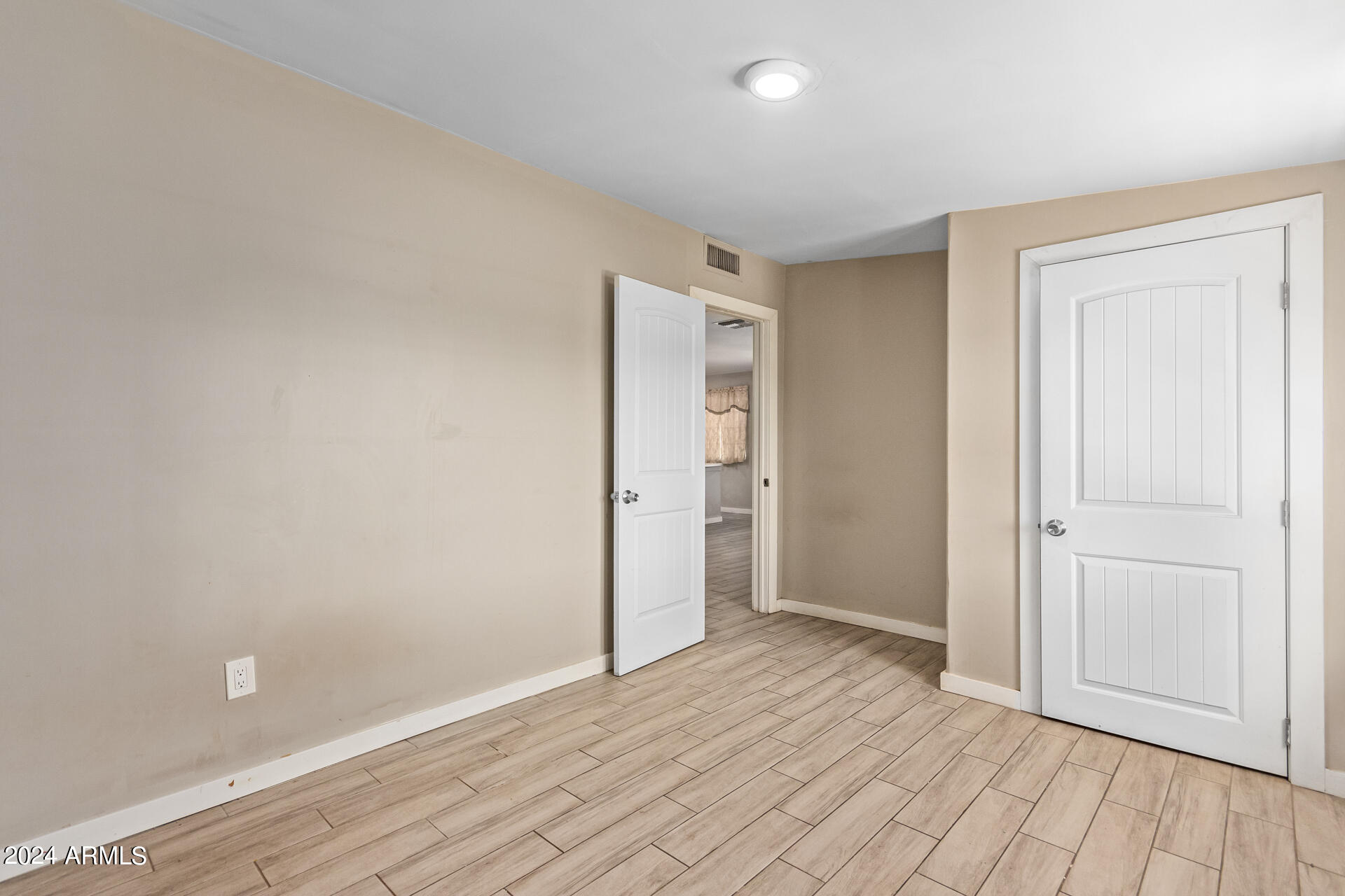 3212 W JACKSON Street