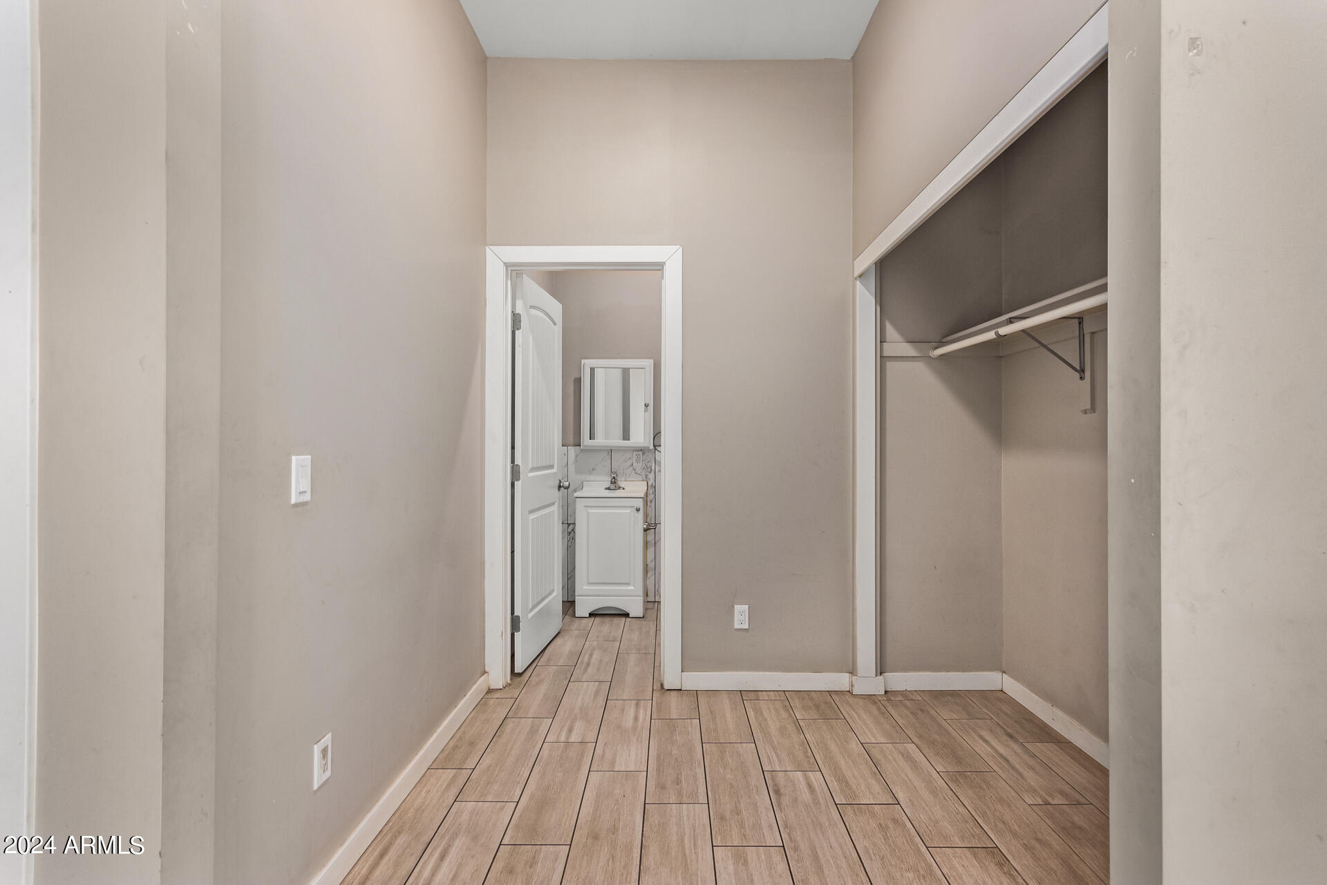 3212 W JACKSON Street