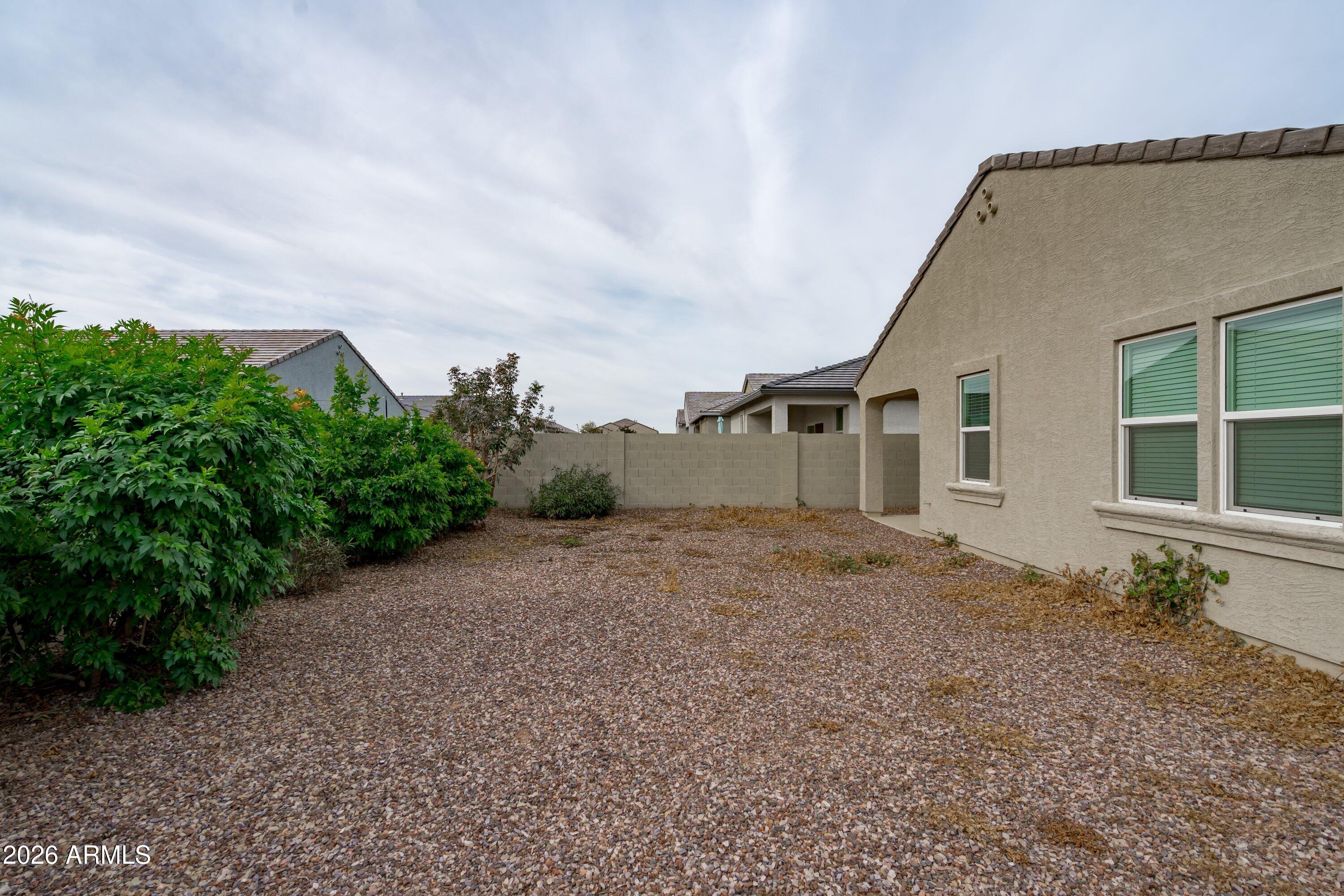 18621 W Hackamore Drive