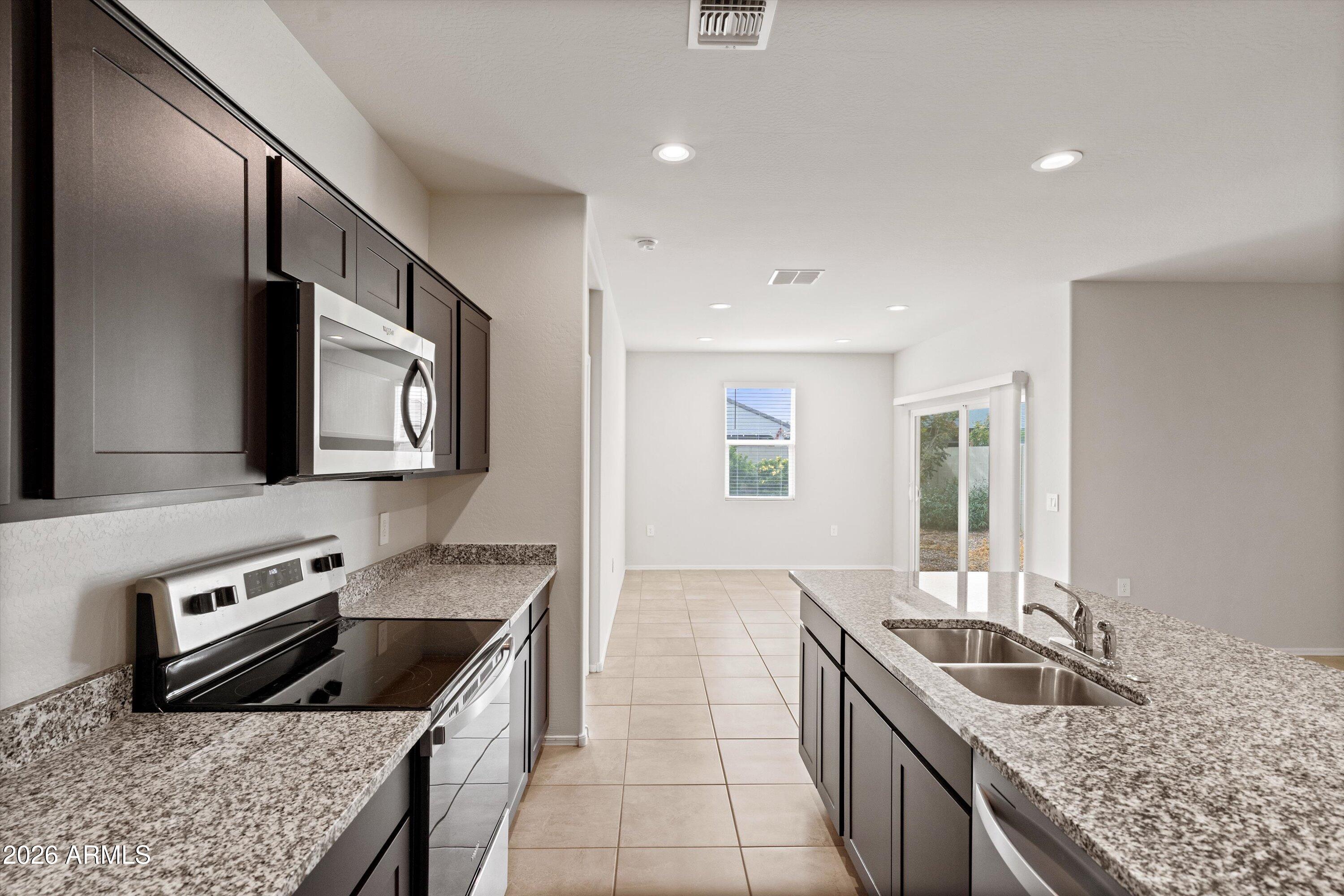 18621 W Hackamore Drive