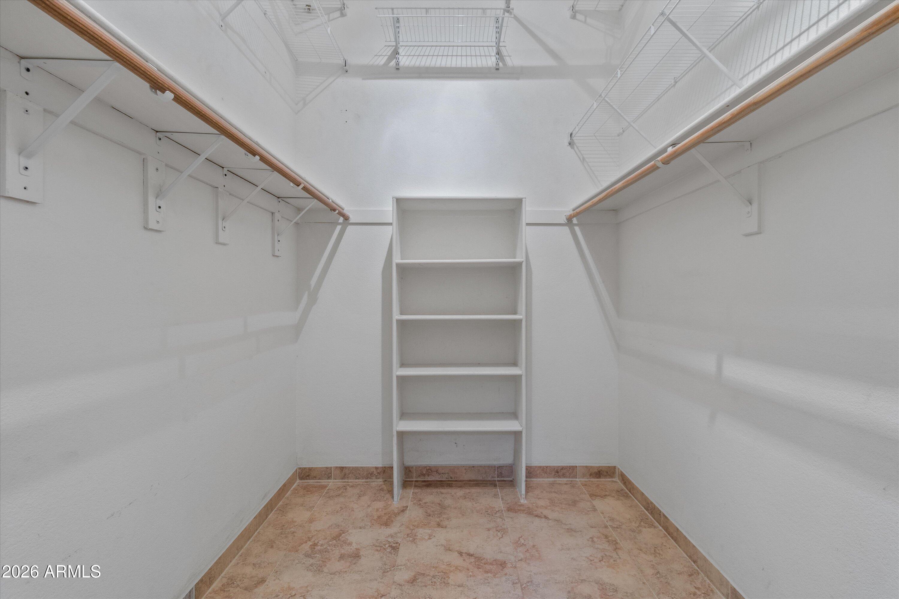 2240 E KENWOOD Street