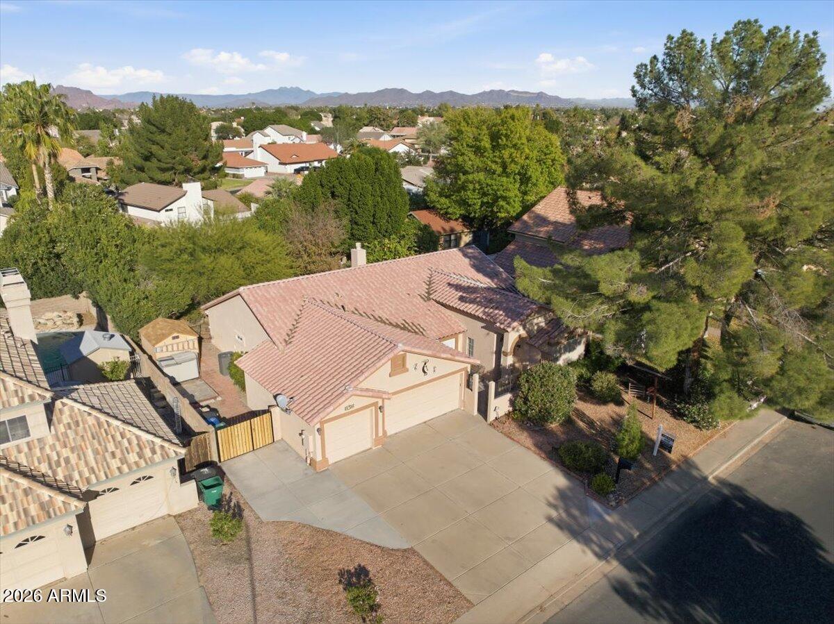 2240 E KENWOOD Street