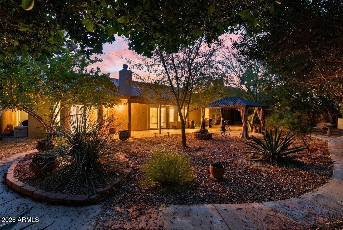 2240 E KENWOOD Street