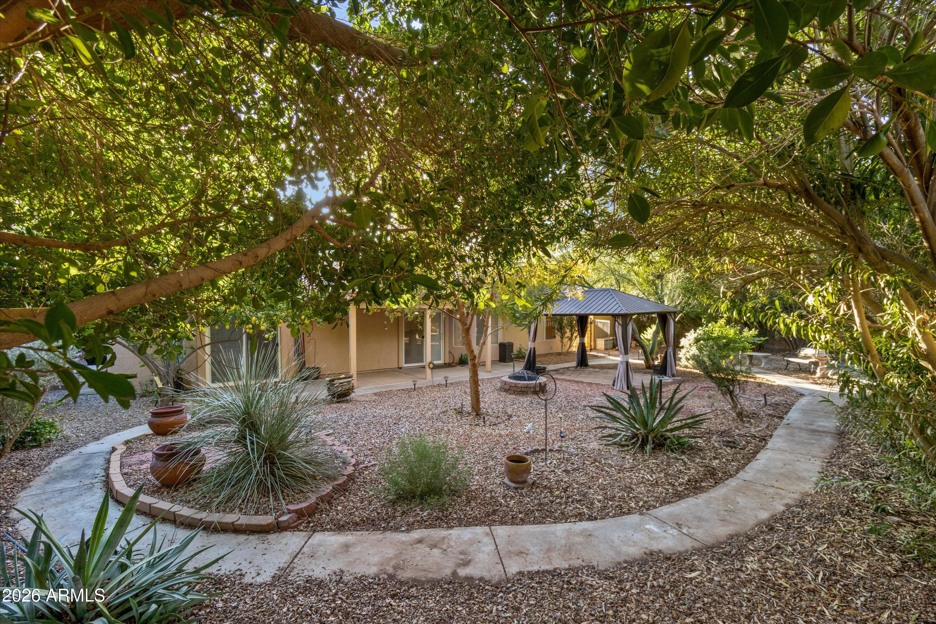 2240 E KENWOOD Street