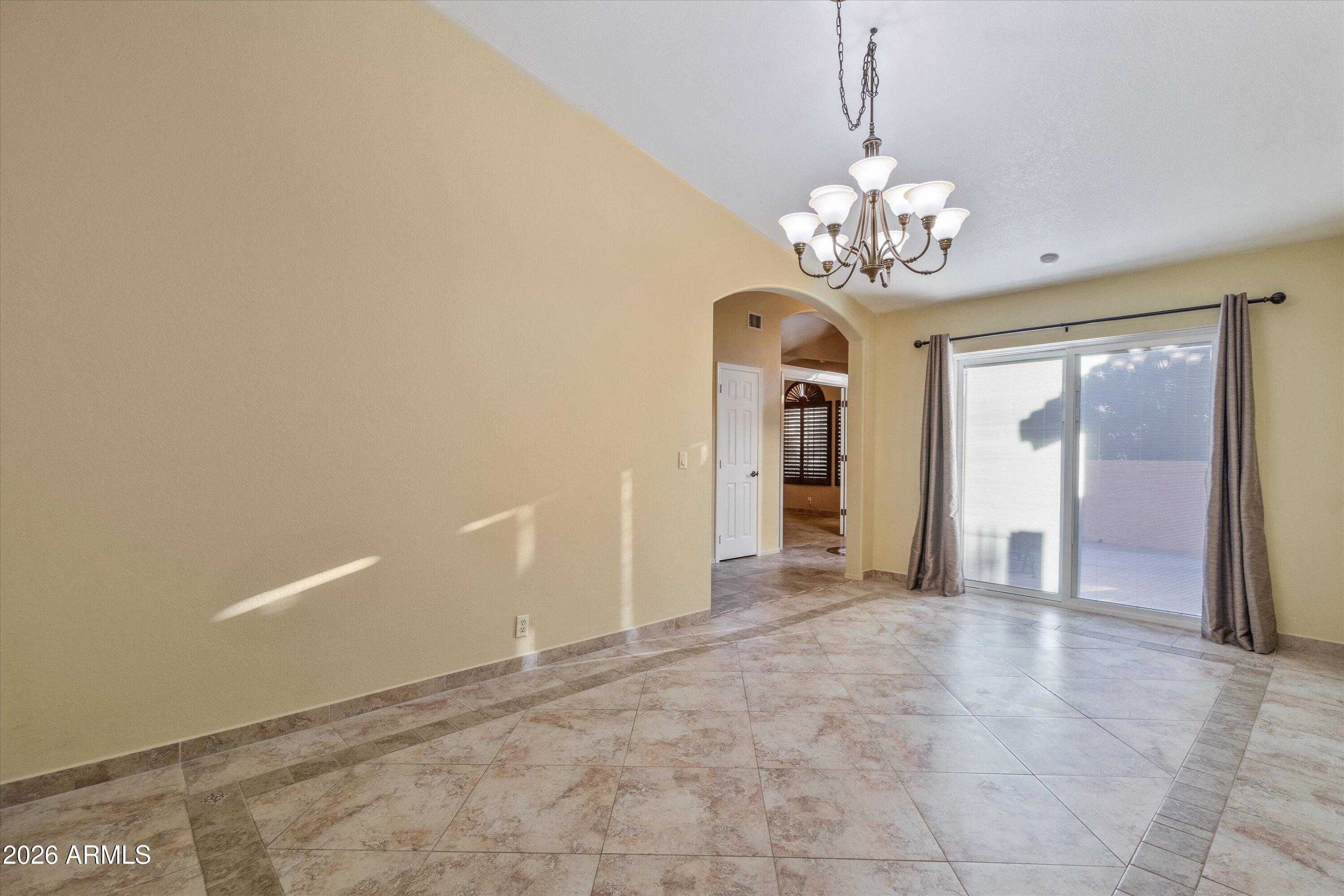 2240 E KENWOOD Street