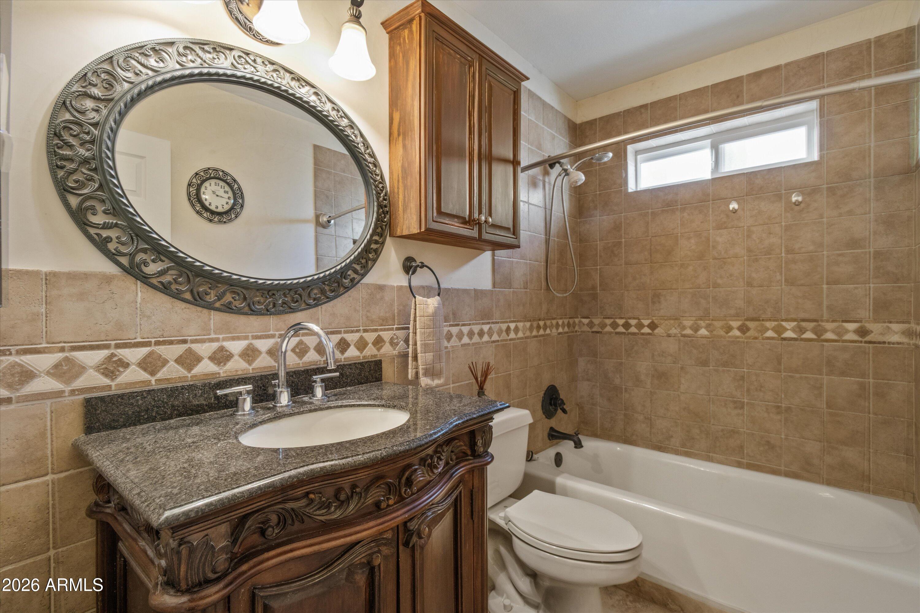 2240 E KENWOOD Street