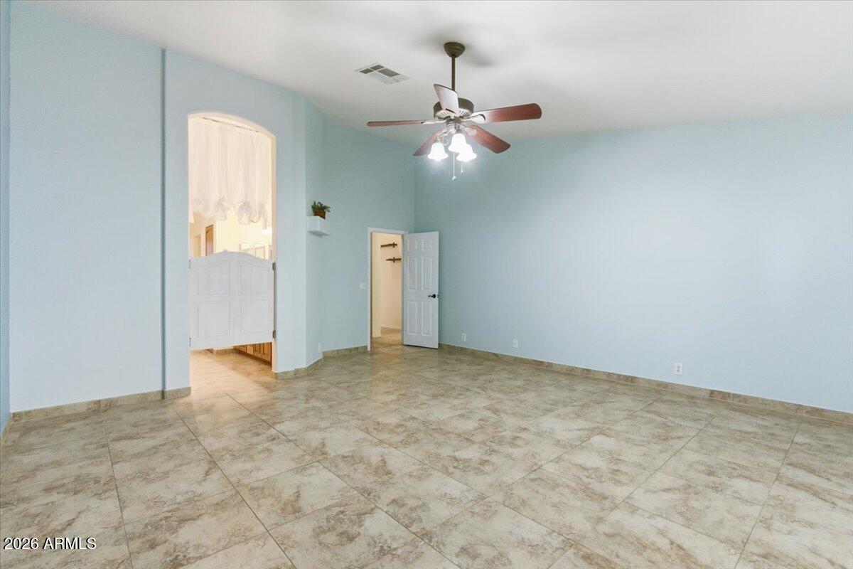 2240 E KENWOOD Street