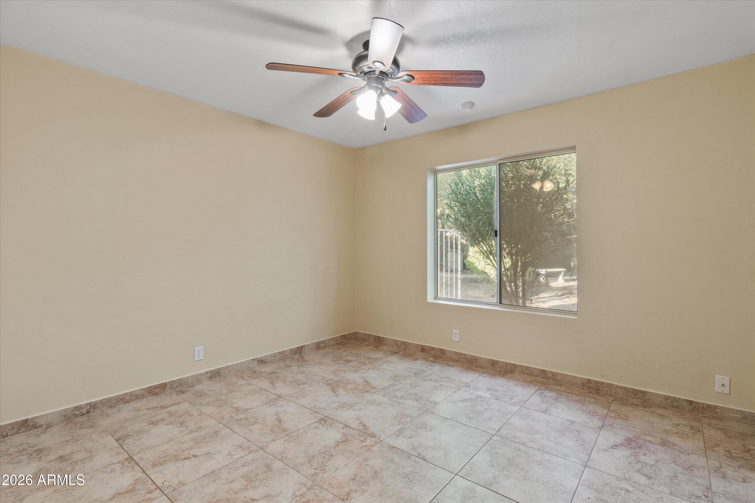 2240 E KENWOOD Street